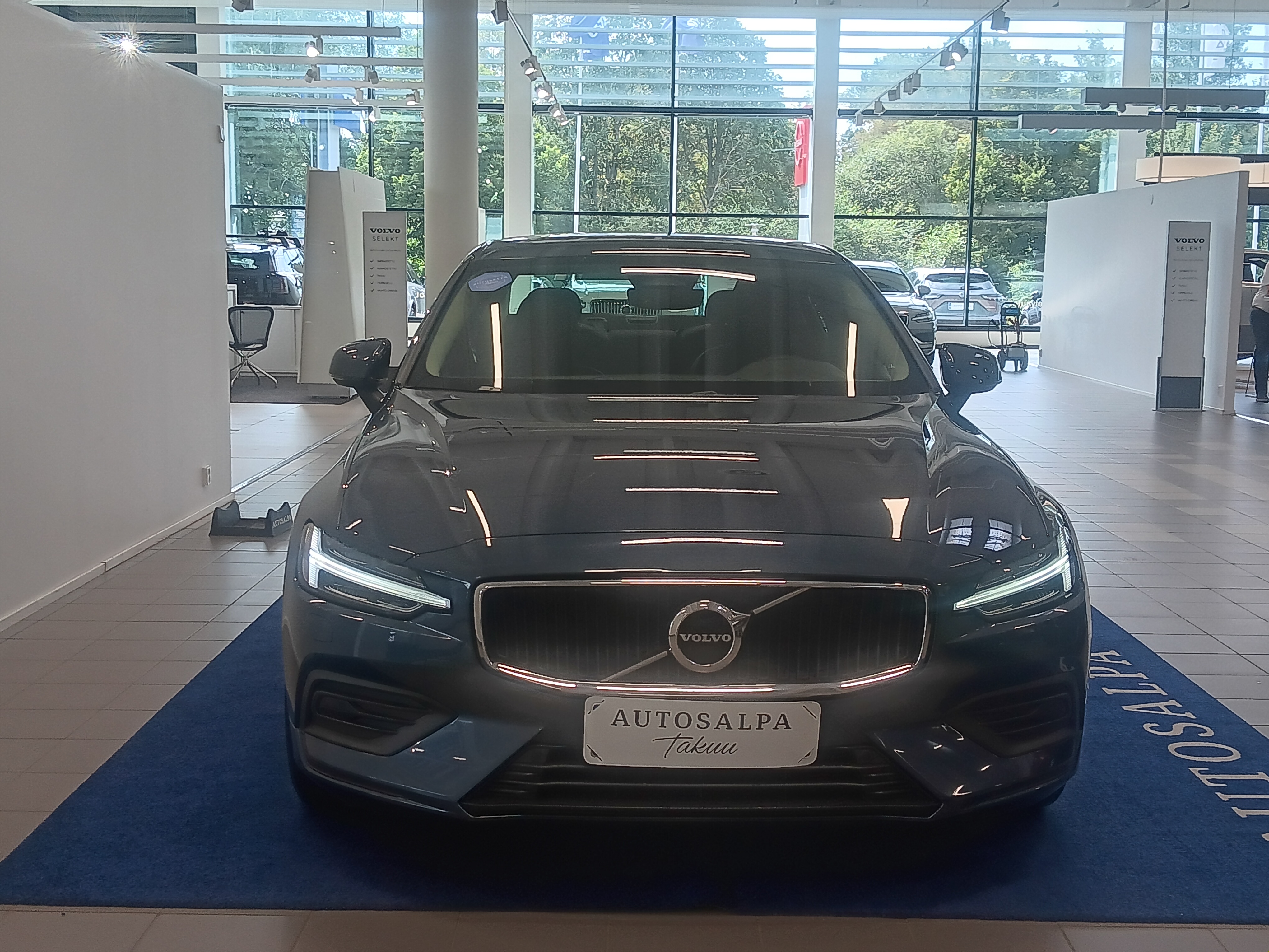 Volvo S60 2023, photo 2/18