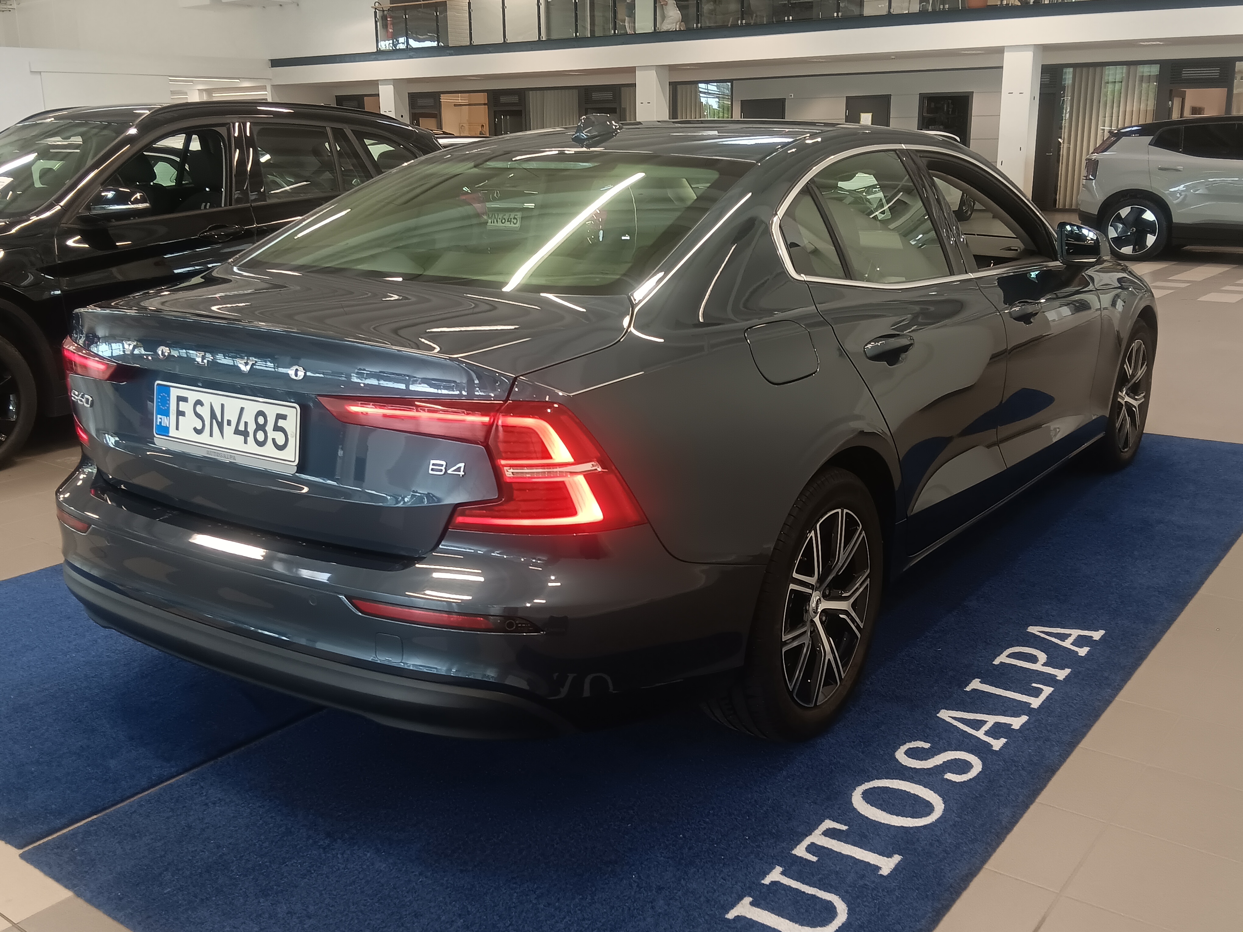 Volvo S60 2023, photo 3/18