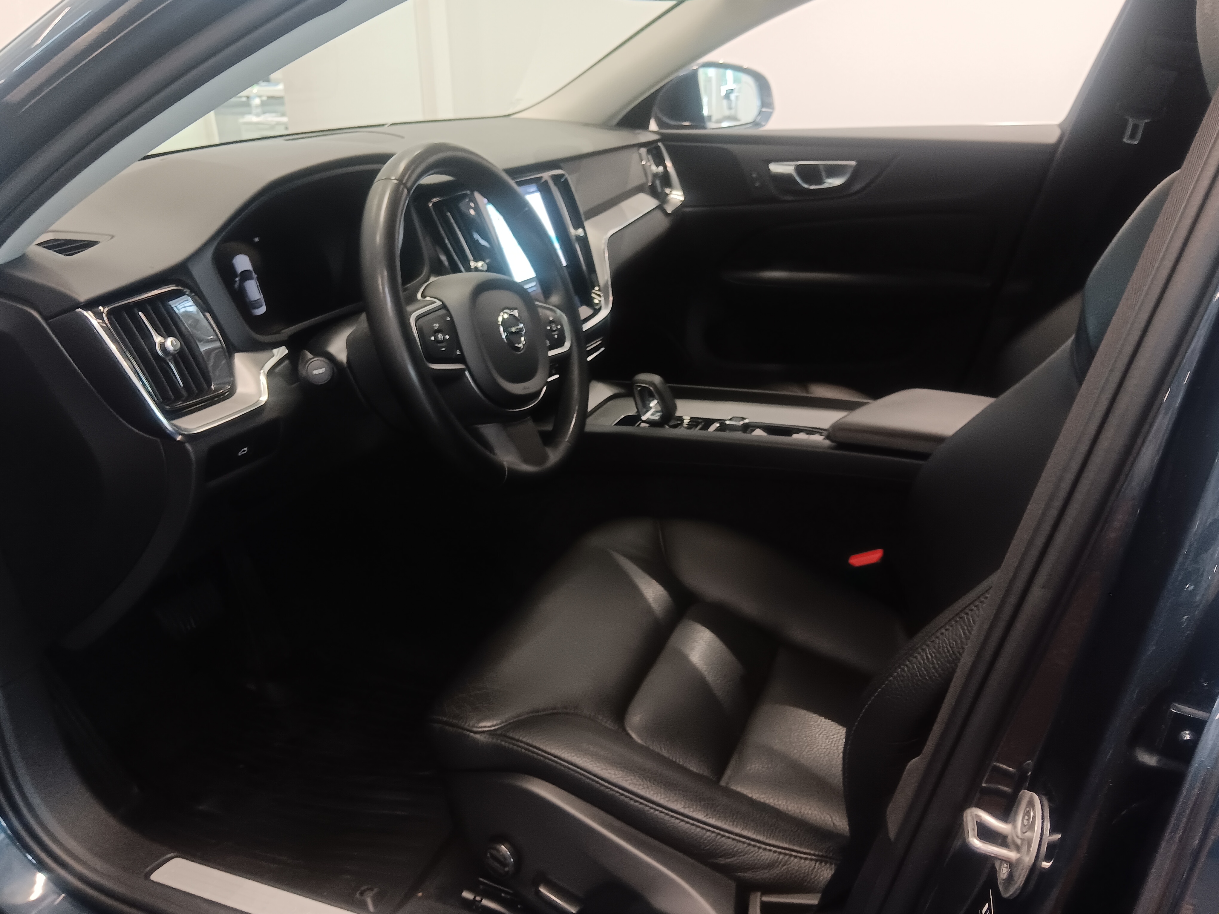 Volvo S60 2023, photo 6/18