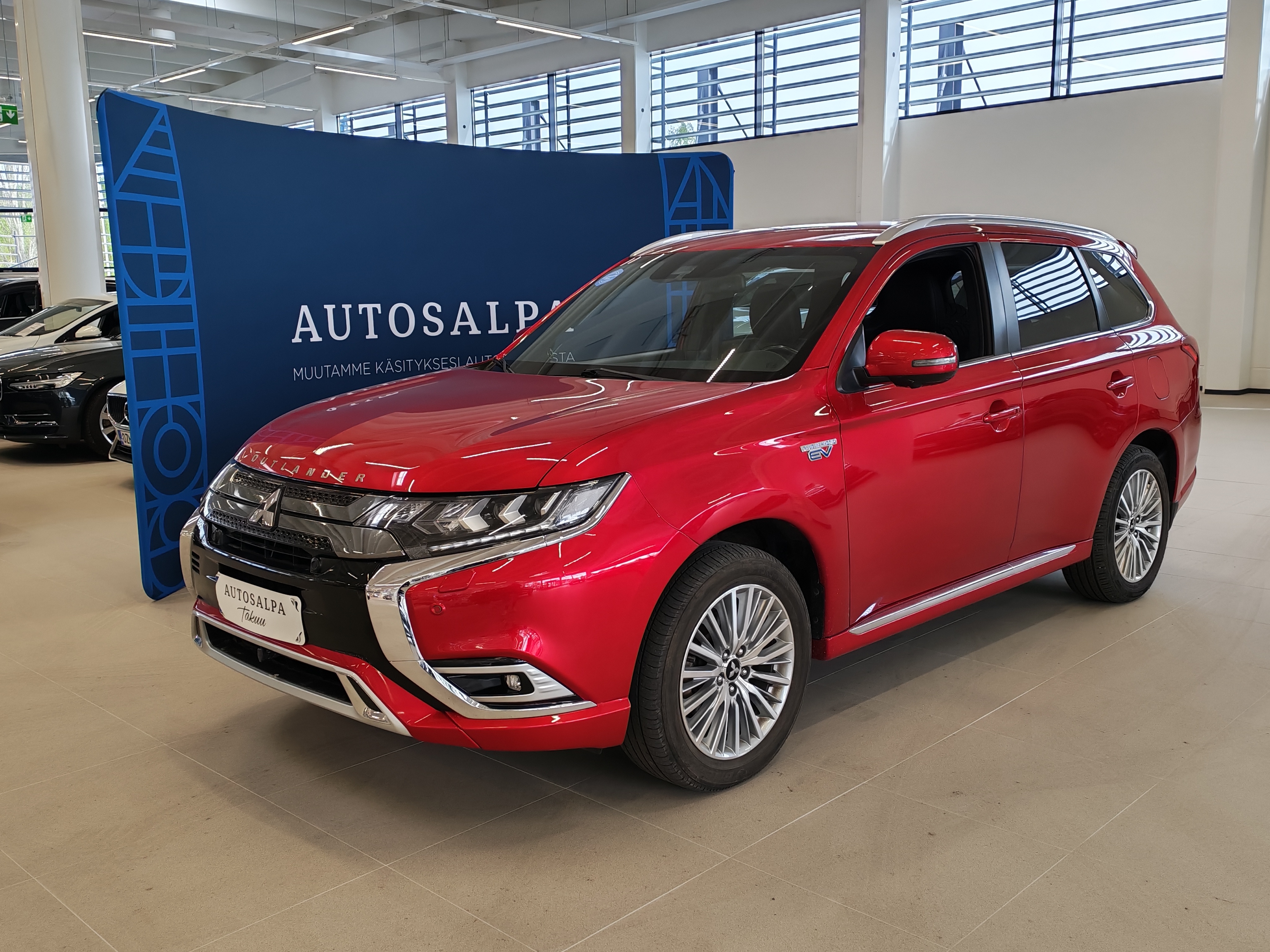 Mitsubishi OUTLANDER PHEV INSTYLE 4WD 5P TAKUU 12KK/20TKM