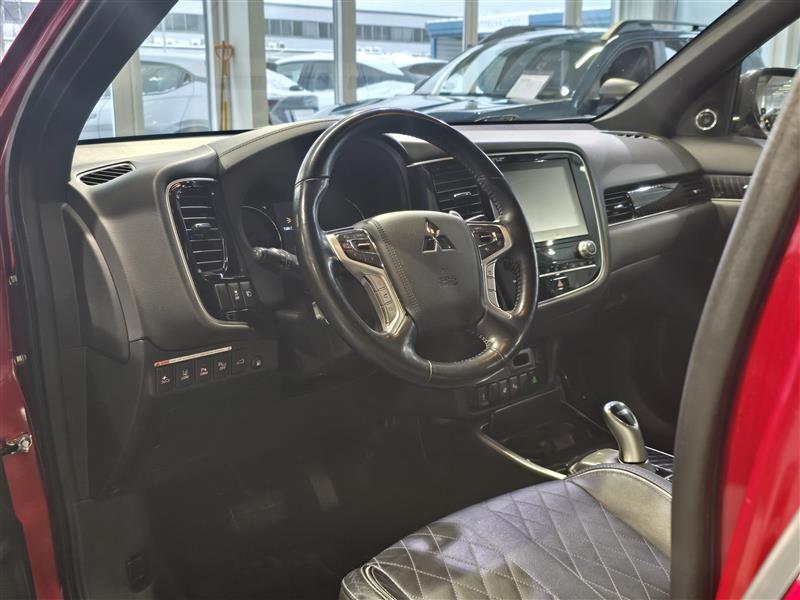 Mitsubishi OUTLANDER PHEV INSTYLE 4WD 5P