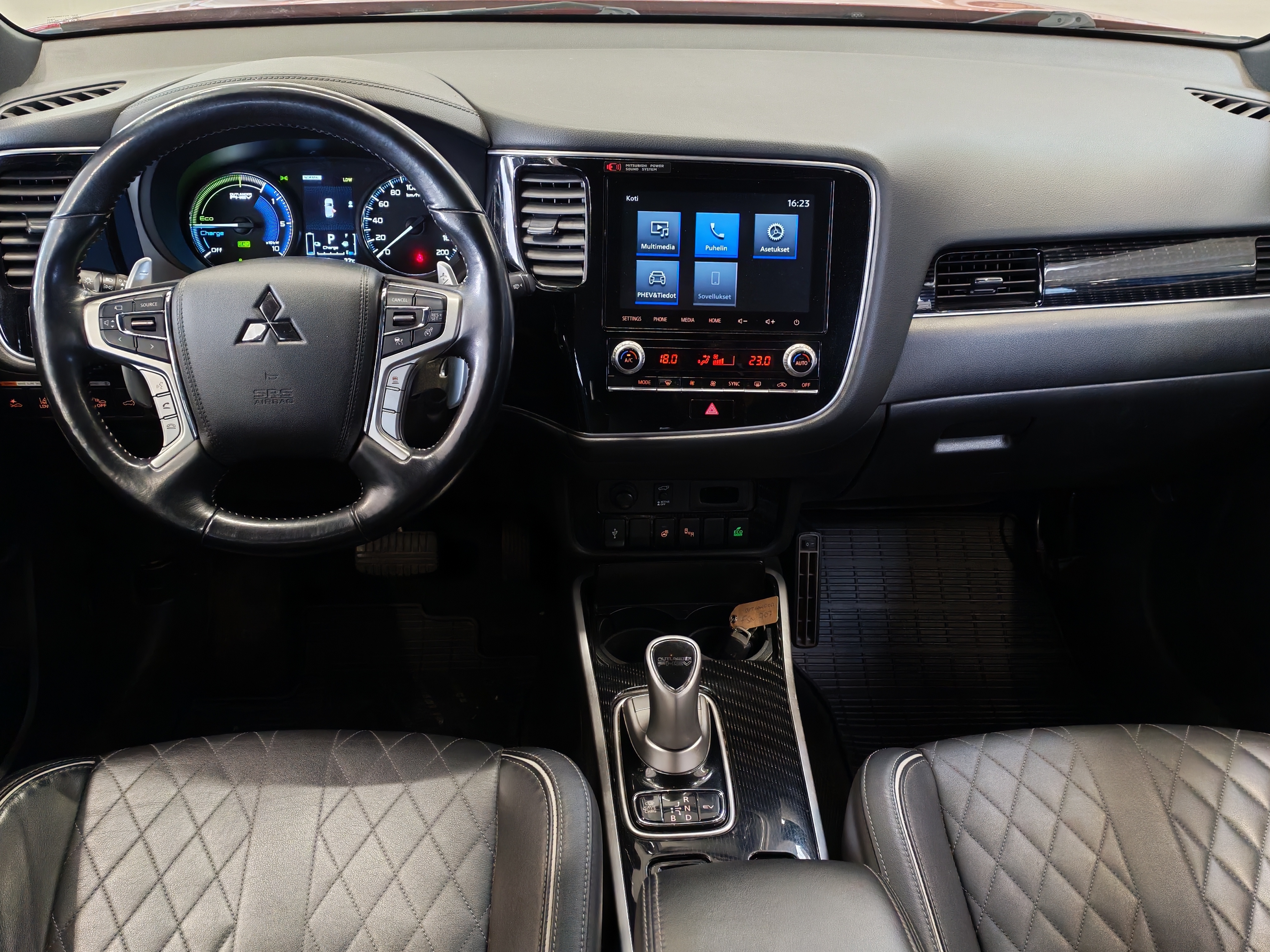 Mitsubishi OUTLANDER PHEV INSTYLE 4WD 5P TAKUU 12KK/20TKM