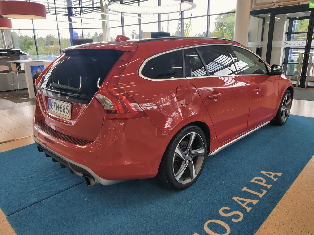 Volvo V60 D2 R-DESIGN AUT