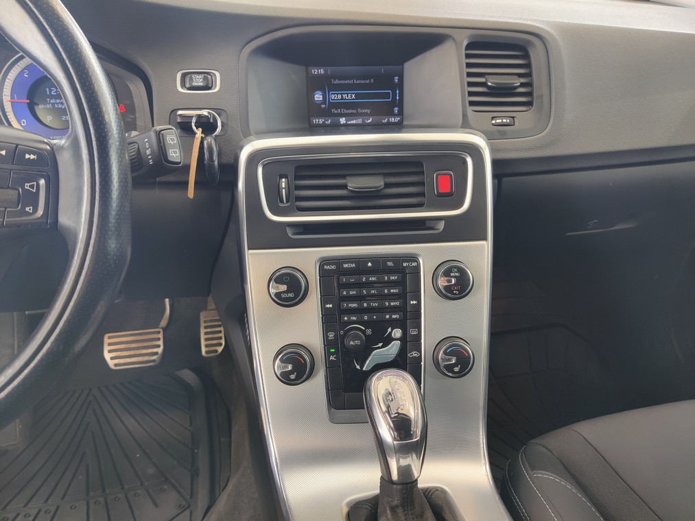 Volvo V60 D2 R-DESIGN AUT