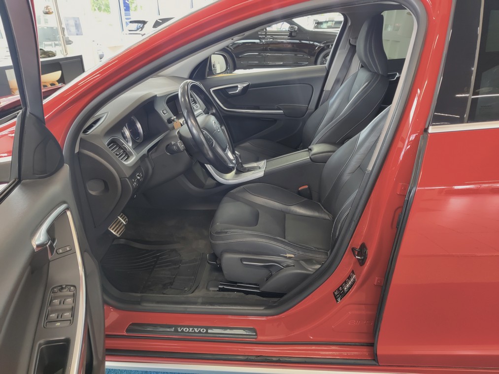 Volvo V60 D2 R-DESIGN AUT