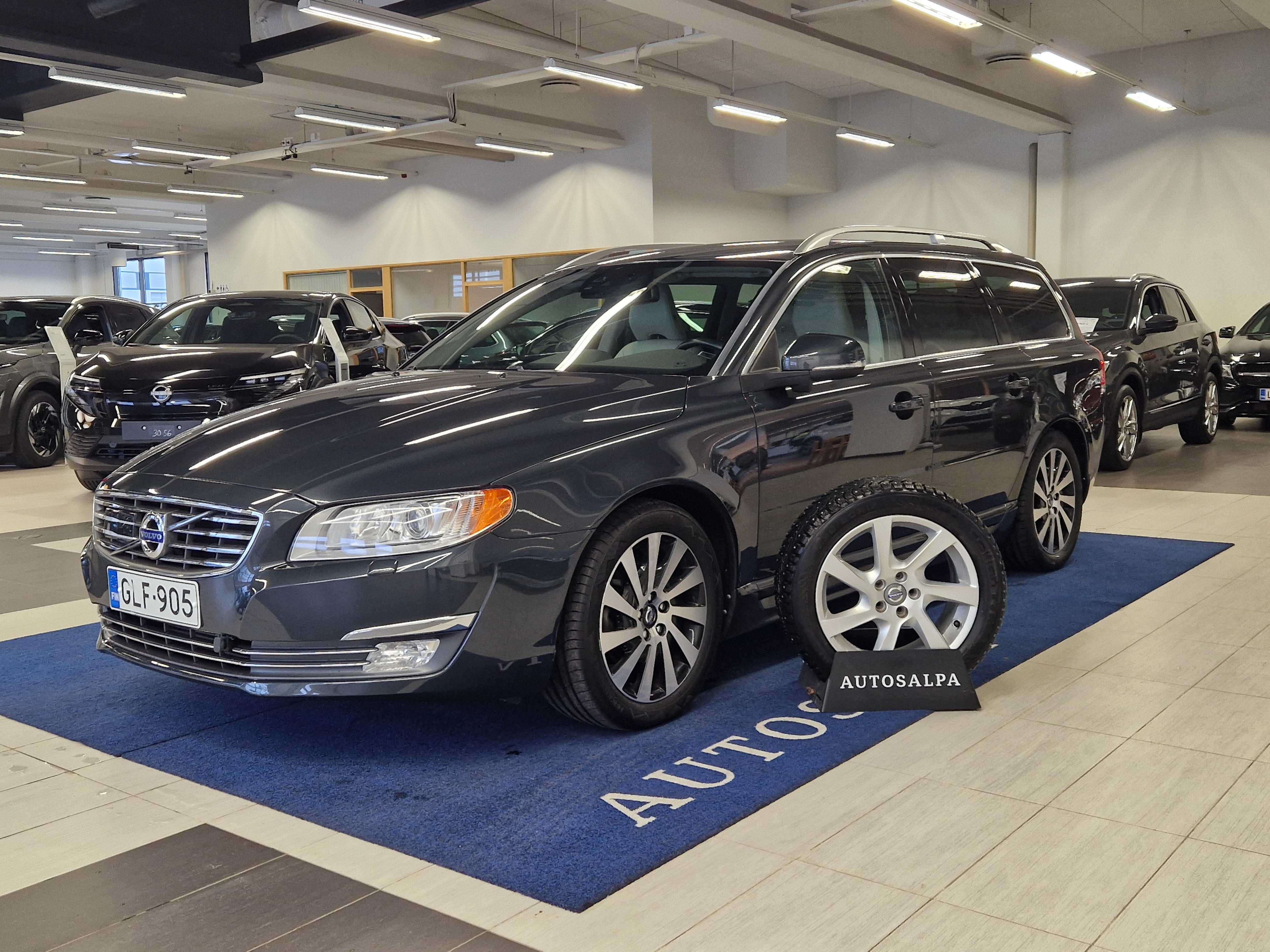 Volvo V70 T5 Business Summum aut 2014, kuva 2/14