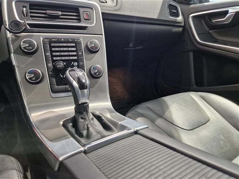 Volvo V60 D4 BUSINESS SUMMUM AUT