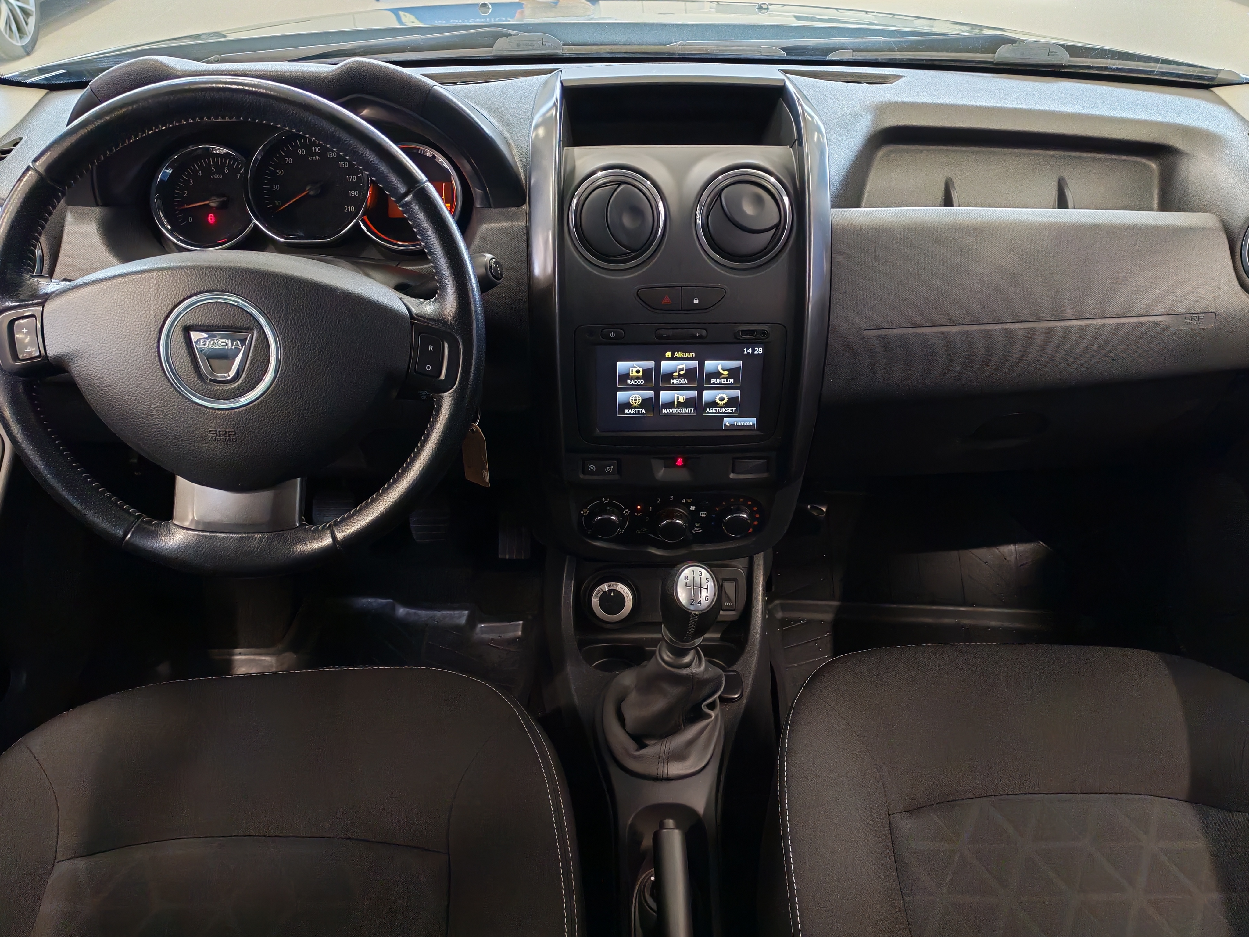 Dacia Duster dCi 110 4x4 Laureate 2015, kuva 6/14
