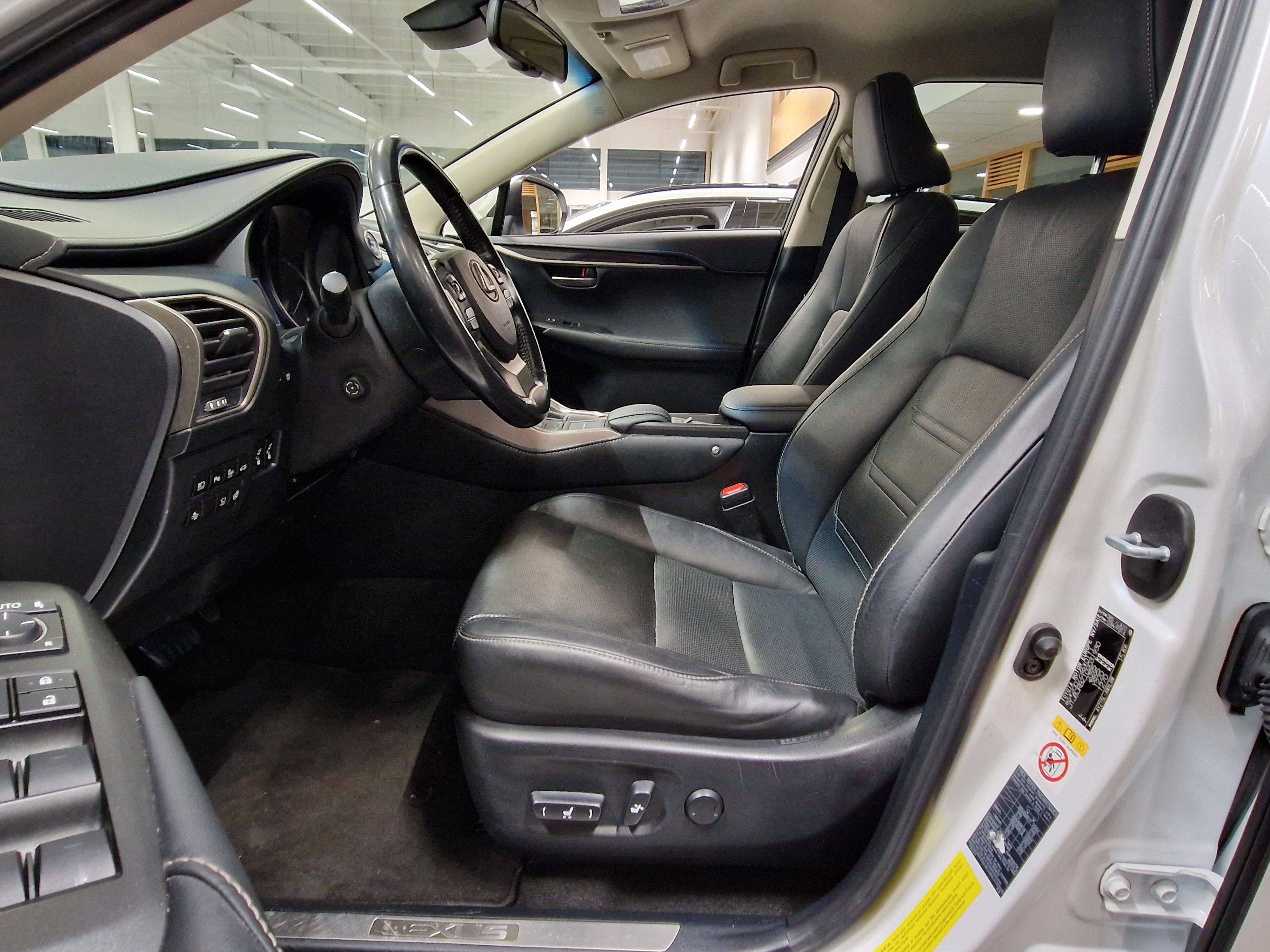 Lexus NX 300H HYBRID A AWD PREMIER