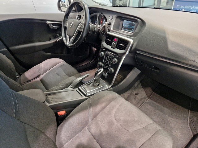 Volvo V40 D2 BUSINESS AUT