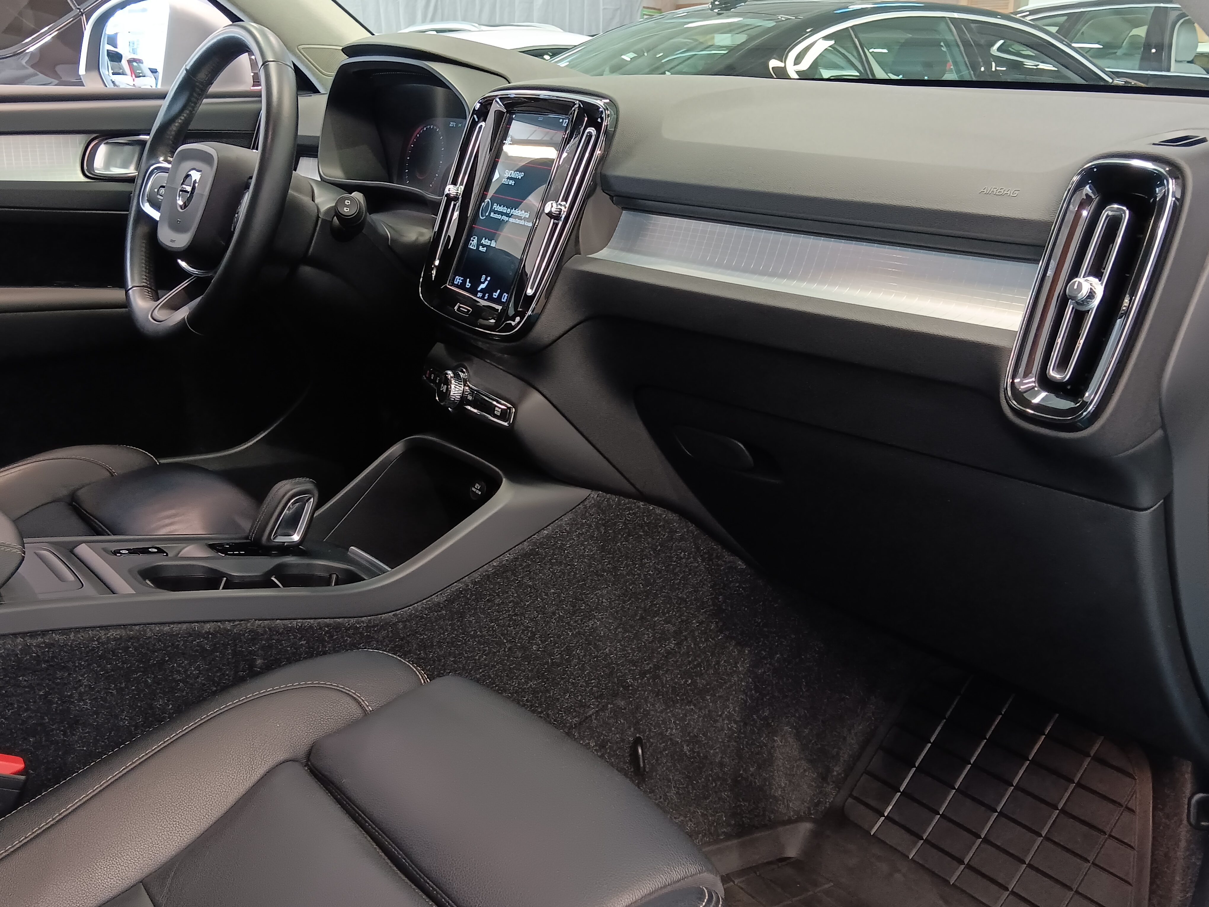 Volvo XC40 D4 AWD MOMENTUM AUT.