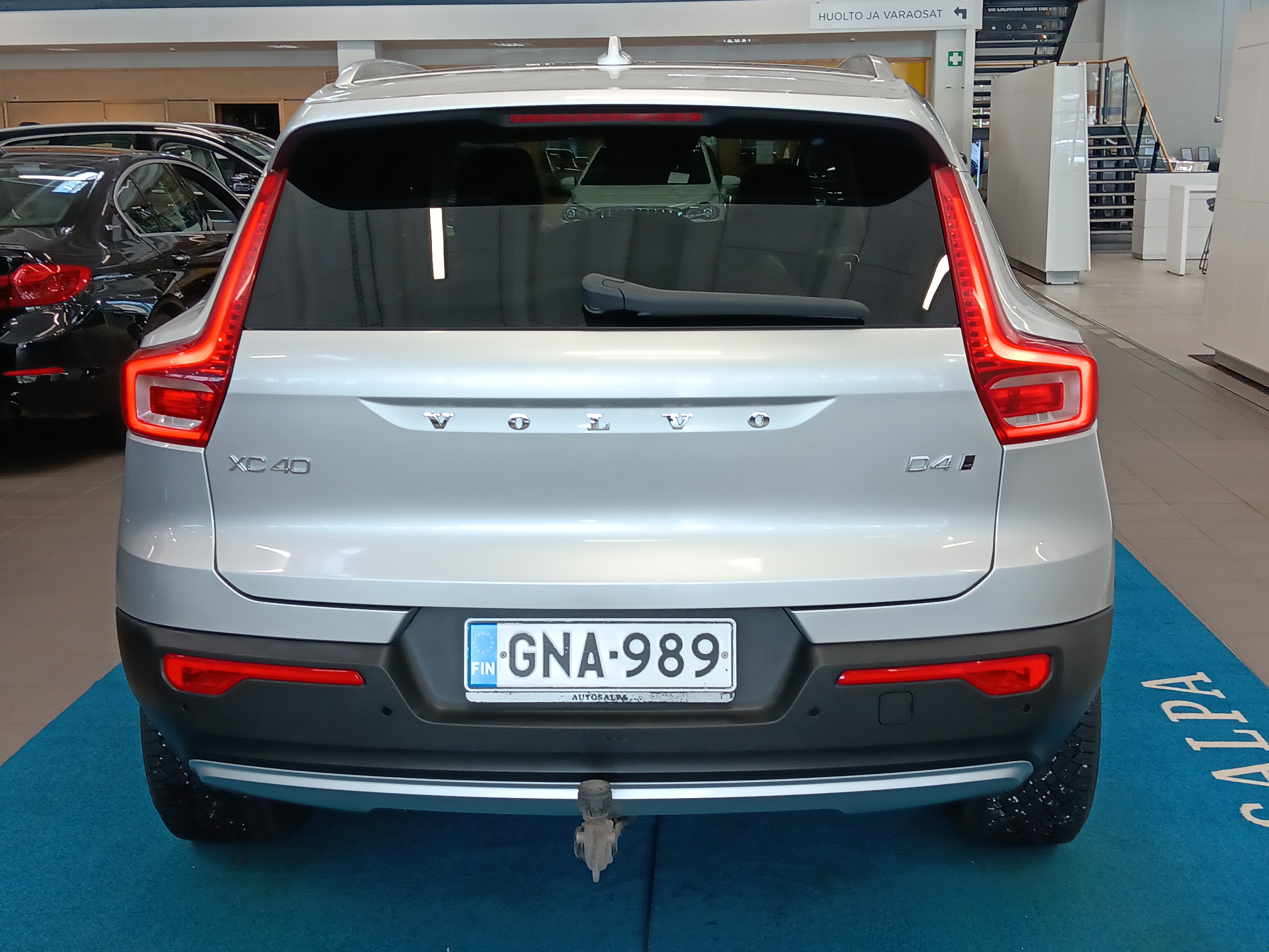 Volvo XC40 D4 AWD Momentum aut. 2019, kuva 4/20