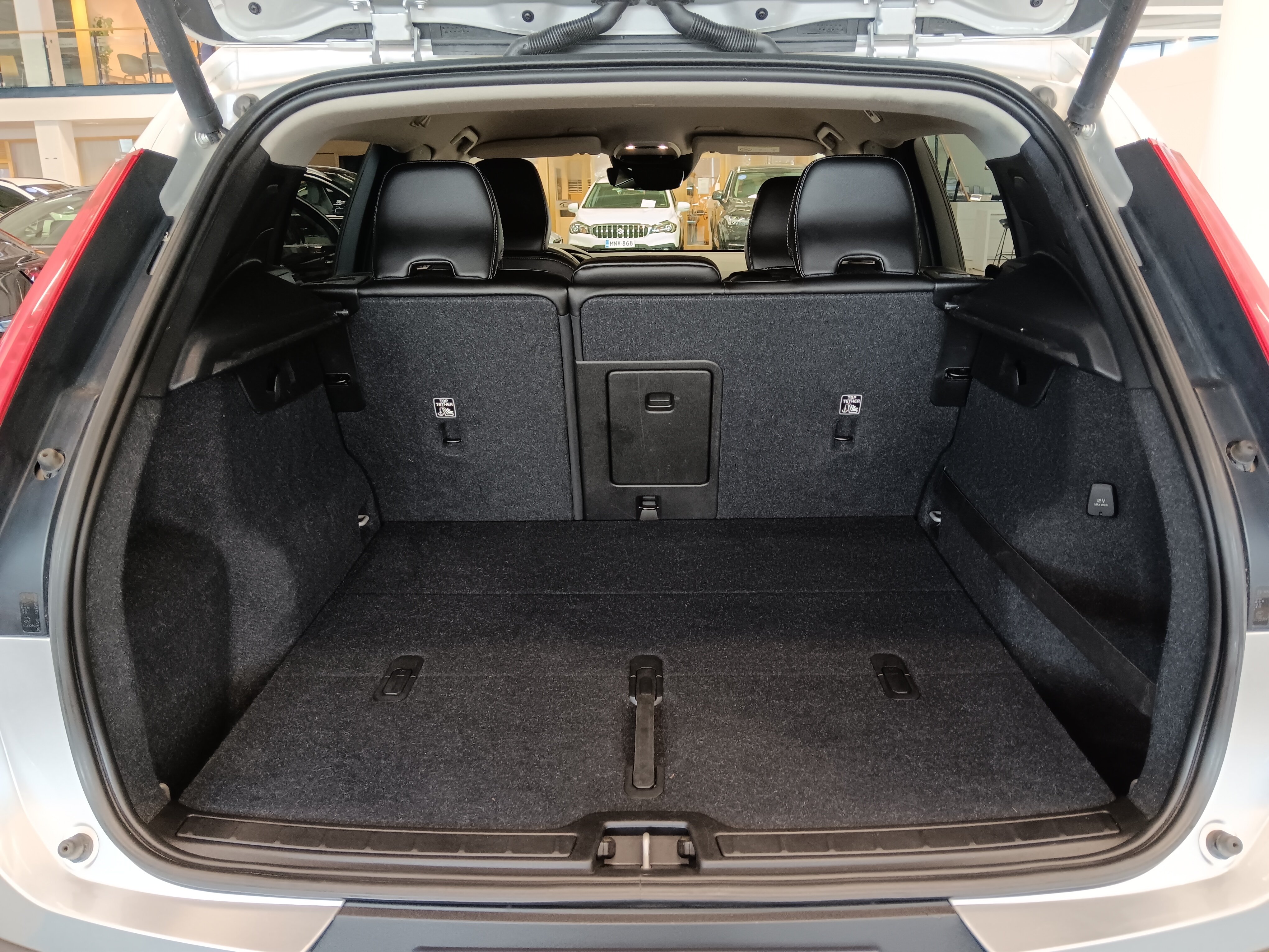 Volvo XC40 D4 AWD Momentum aut. 2019, kuva 6/20