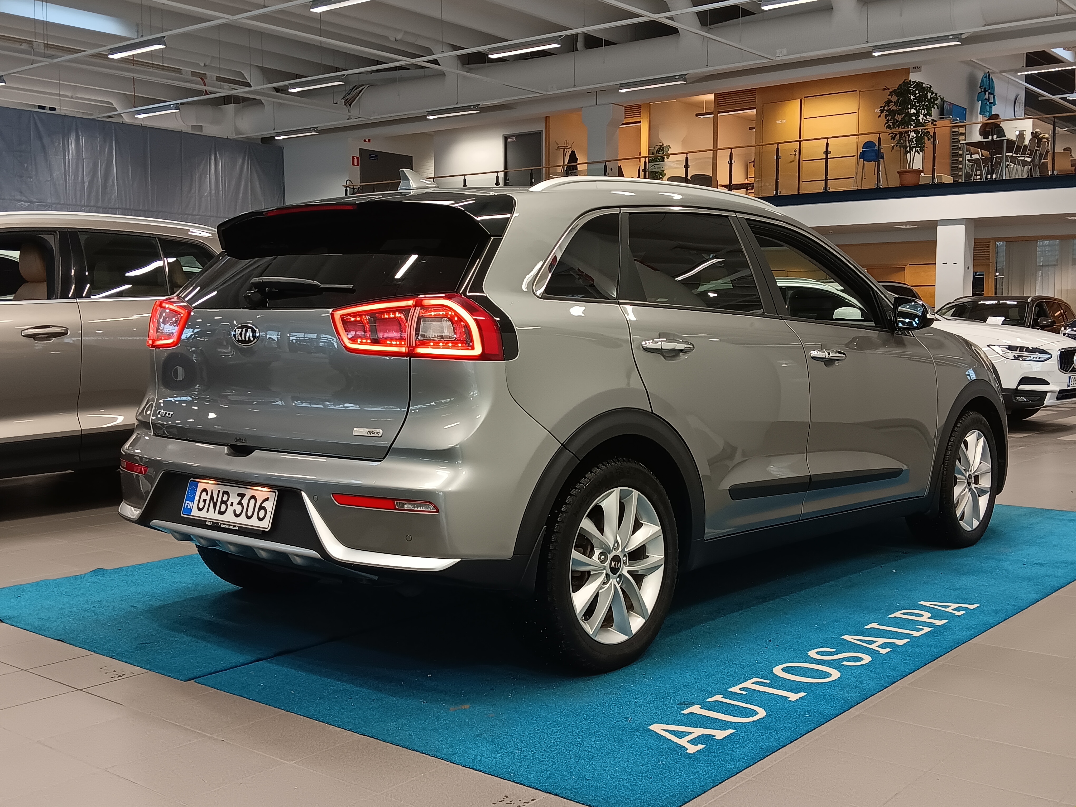 Kia NIRO 1,6 GDI HYBRID BUSINESS PREMIUM DCT 18"