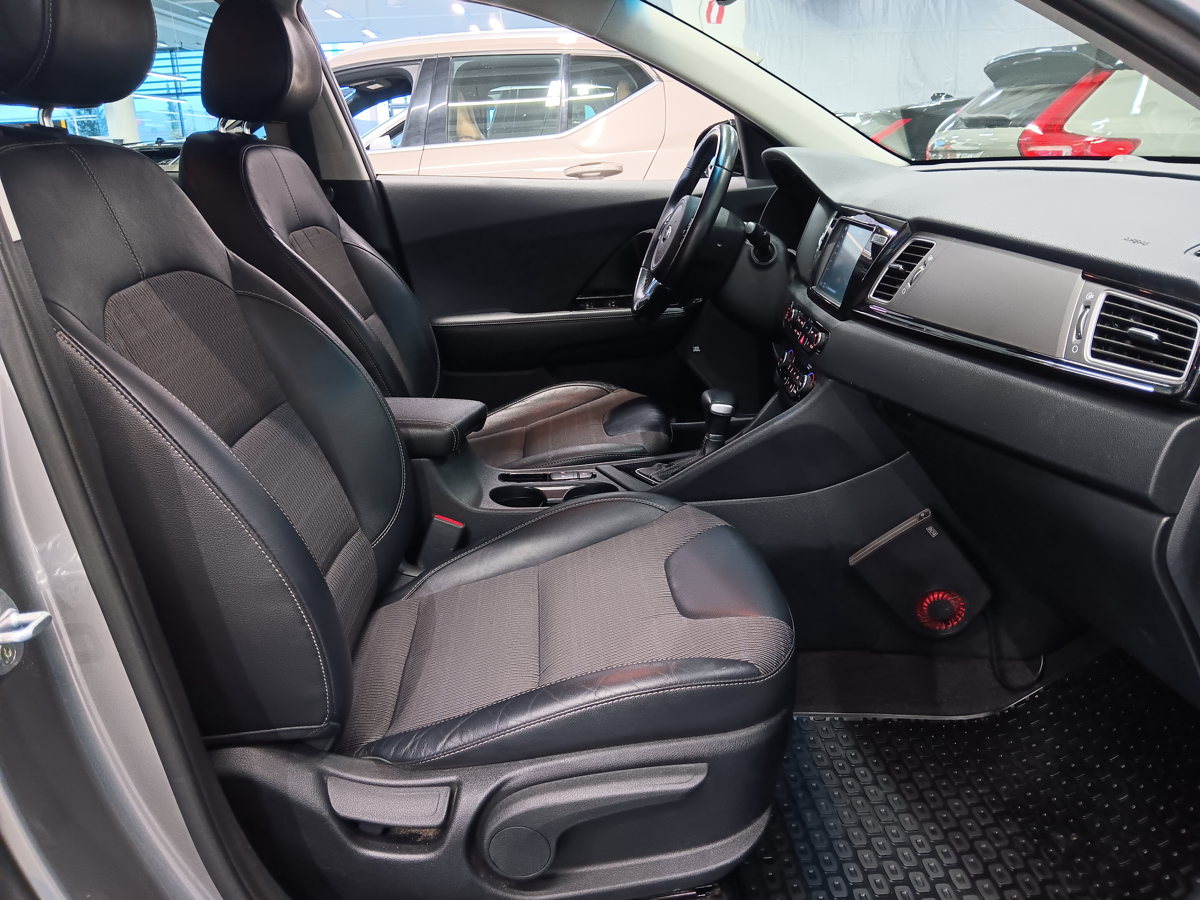Kia NIRO 1,6 GDI HYBRID BUSINESS PREMIUM DCT 18/'