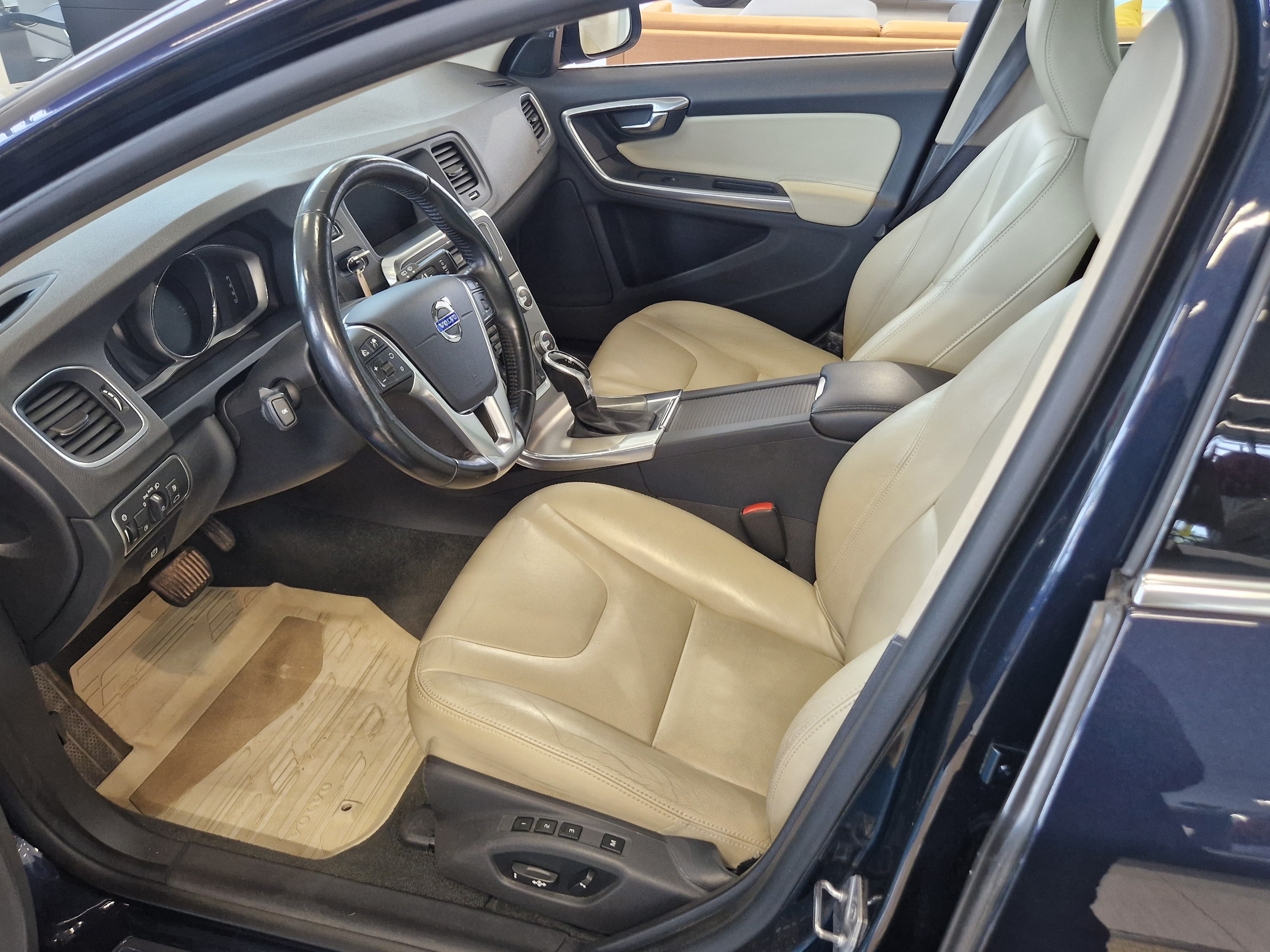 Volvo V60 D4 AWD SUMMUM AUT