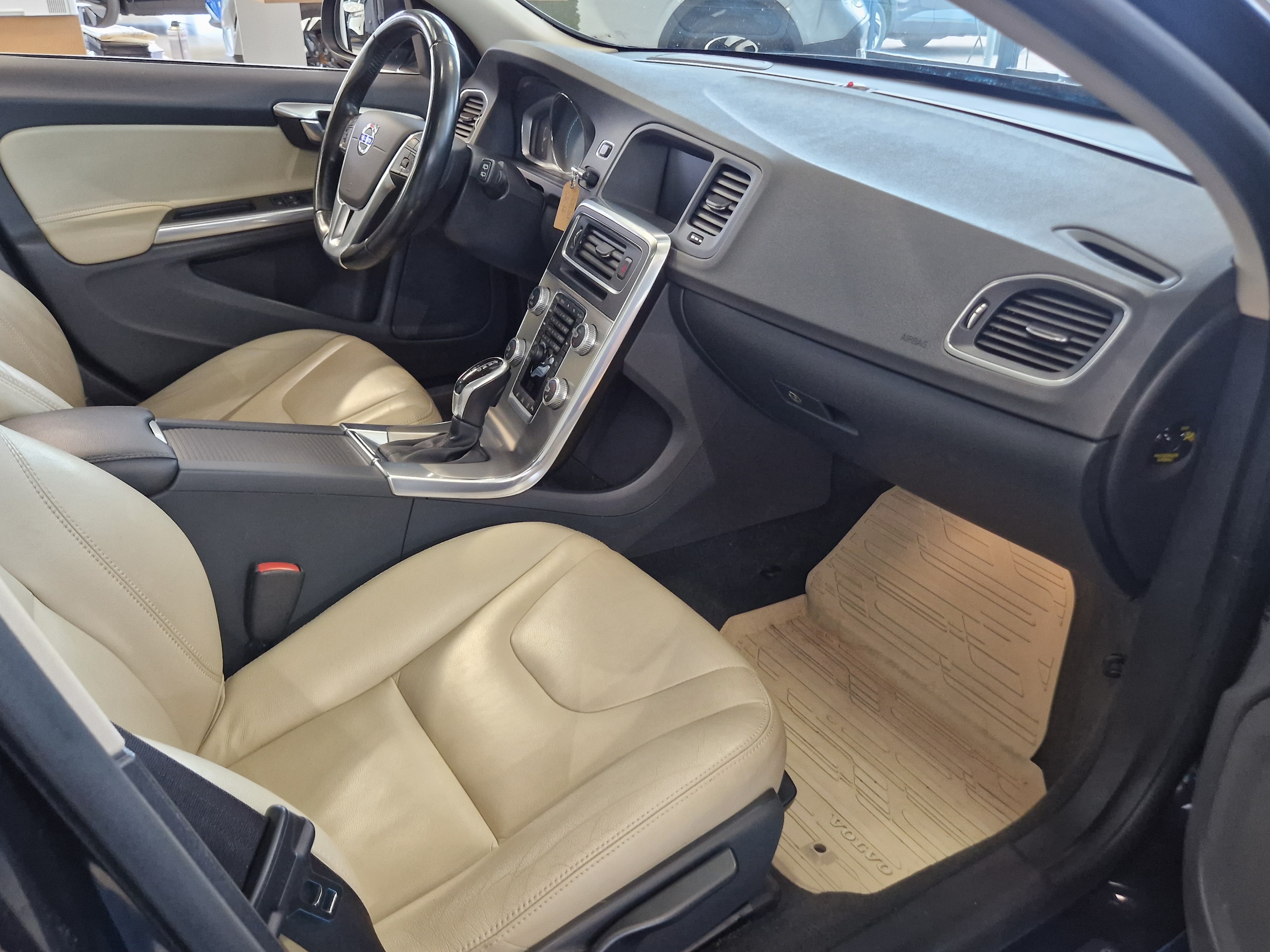 Volvo V60 D4 AWD SUMMUM AUT