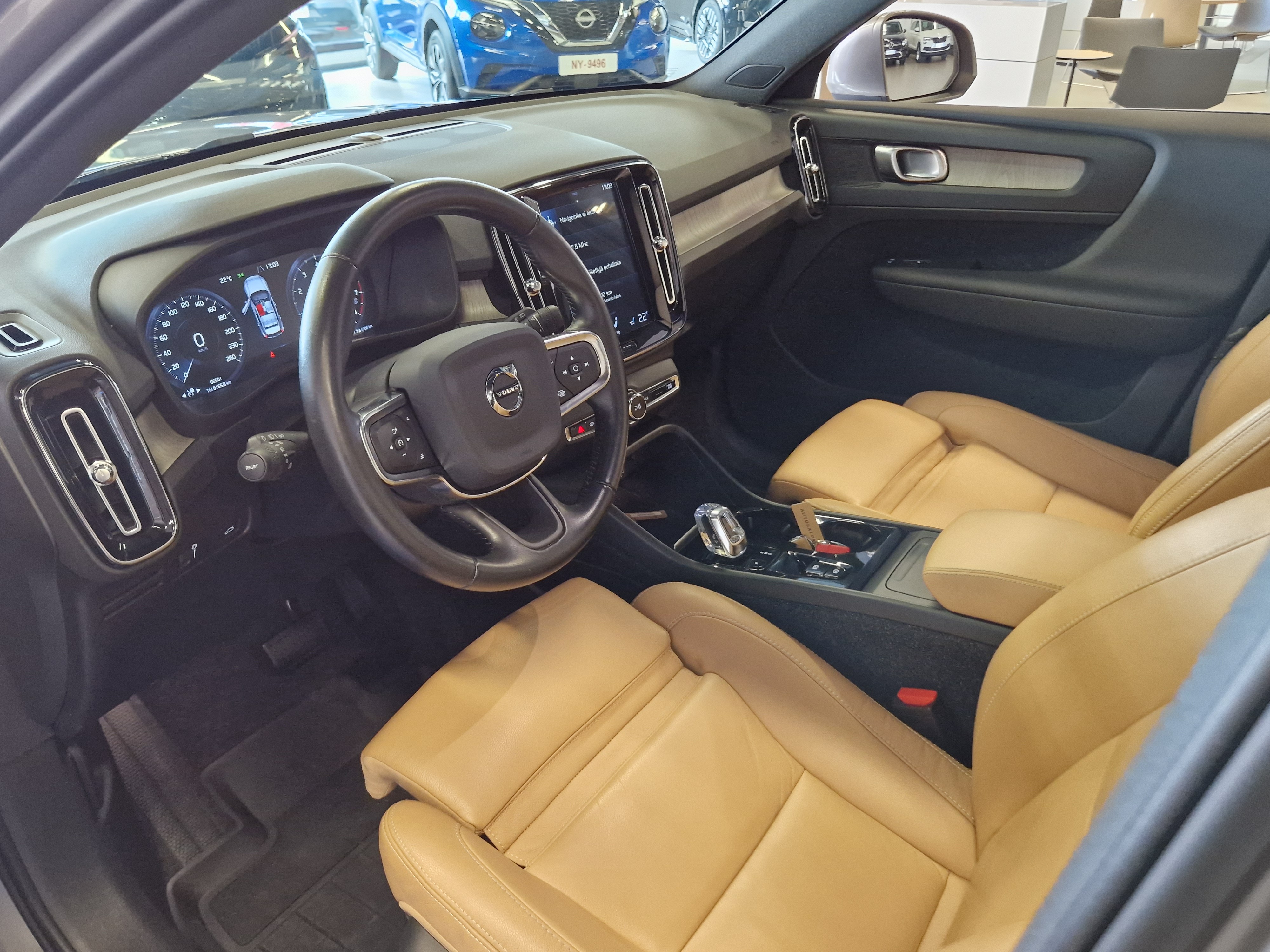 Volvo XC40 2020, photo 4/14