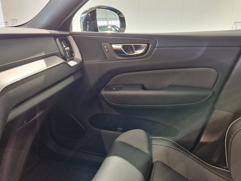 Volvo XC60 T8 TWE AWD R-DESIGN AUT TAKUU 24KK/40TKM