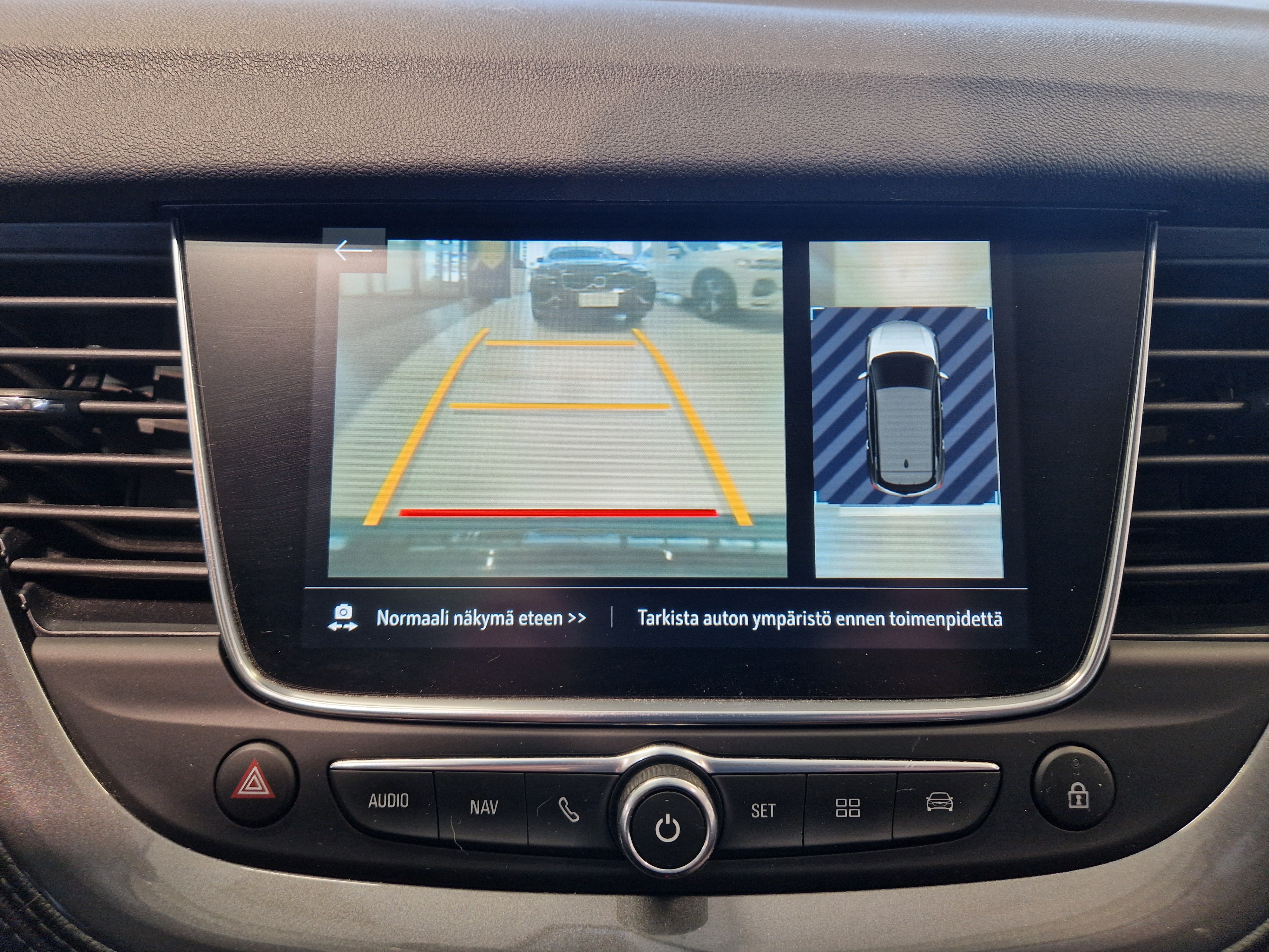 Opel GRANDLAND X EXECUTIVE 130 TURBO A TAKUU 12KK/20TKM