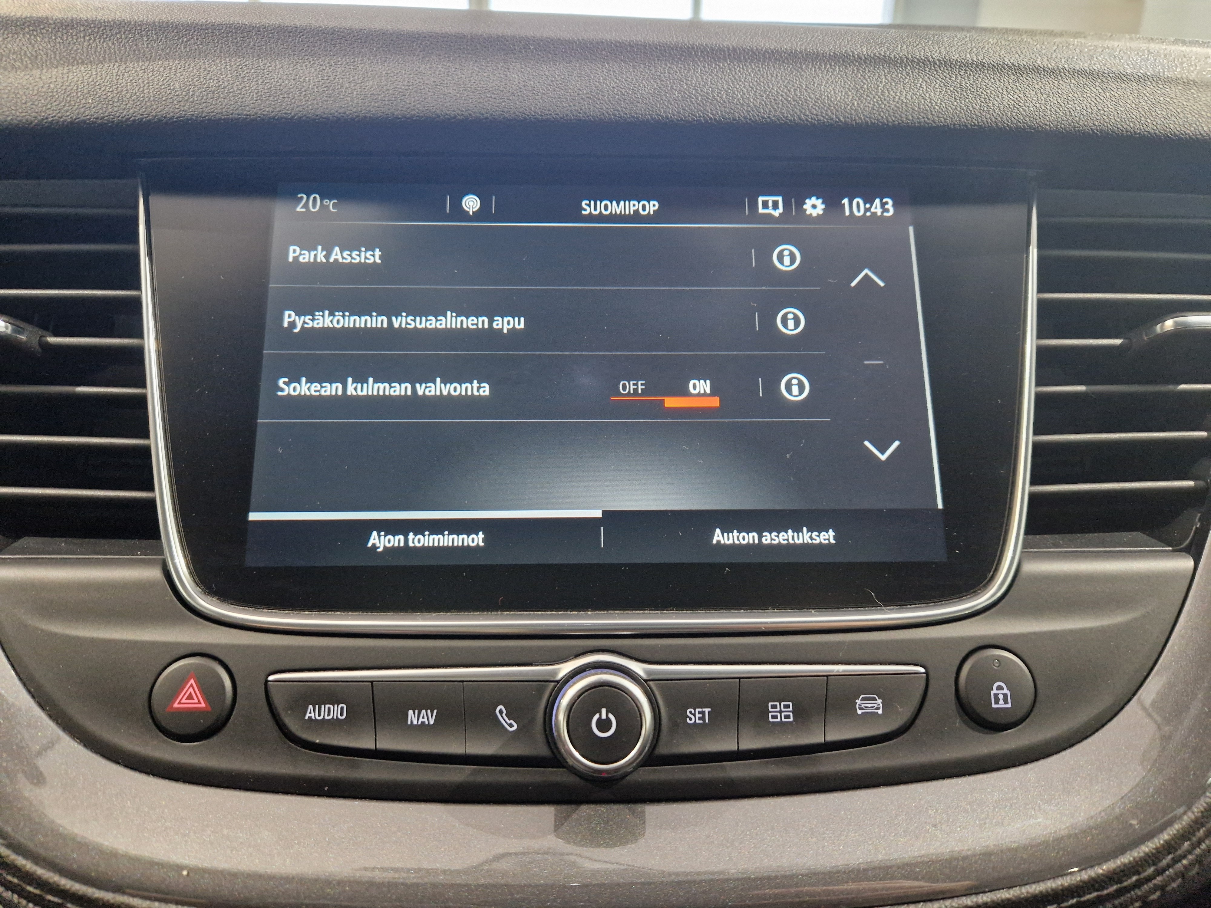 Opel GRANDLAND X EXECUTIVE 130 TURBO A TAKUU 12KK/20TKM