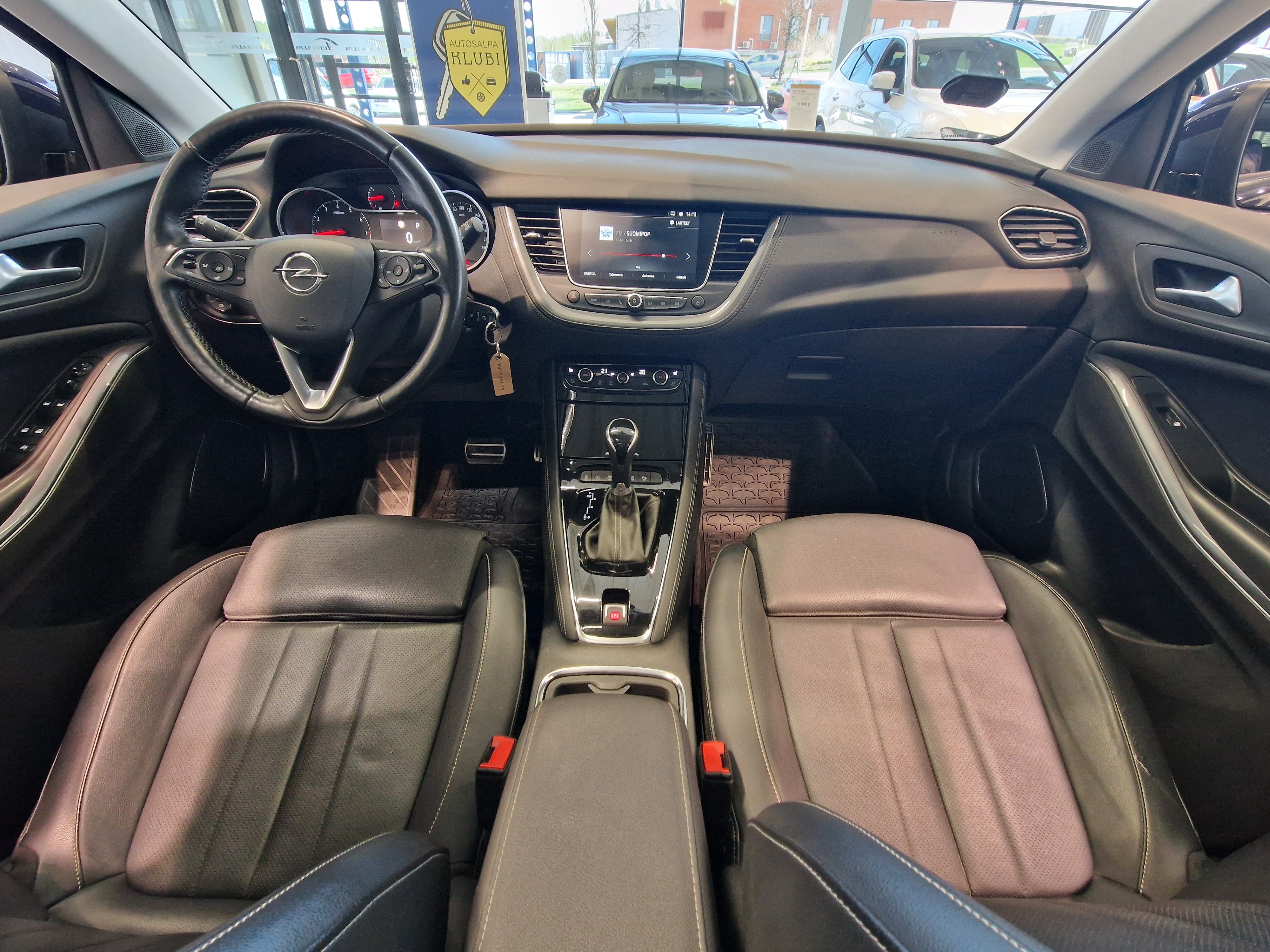 Opel GRANDLAND X EXECUTIVE 130 TURBO A TAKUU 12KK/20TKM