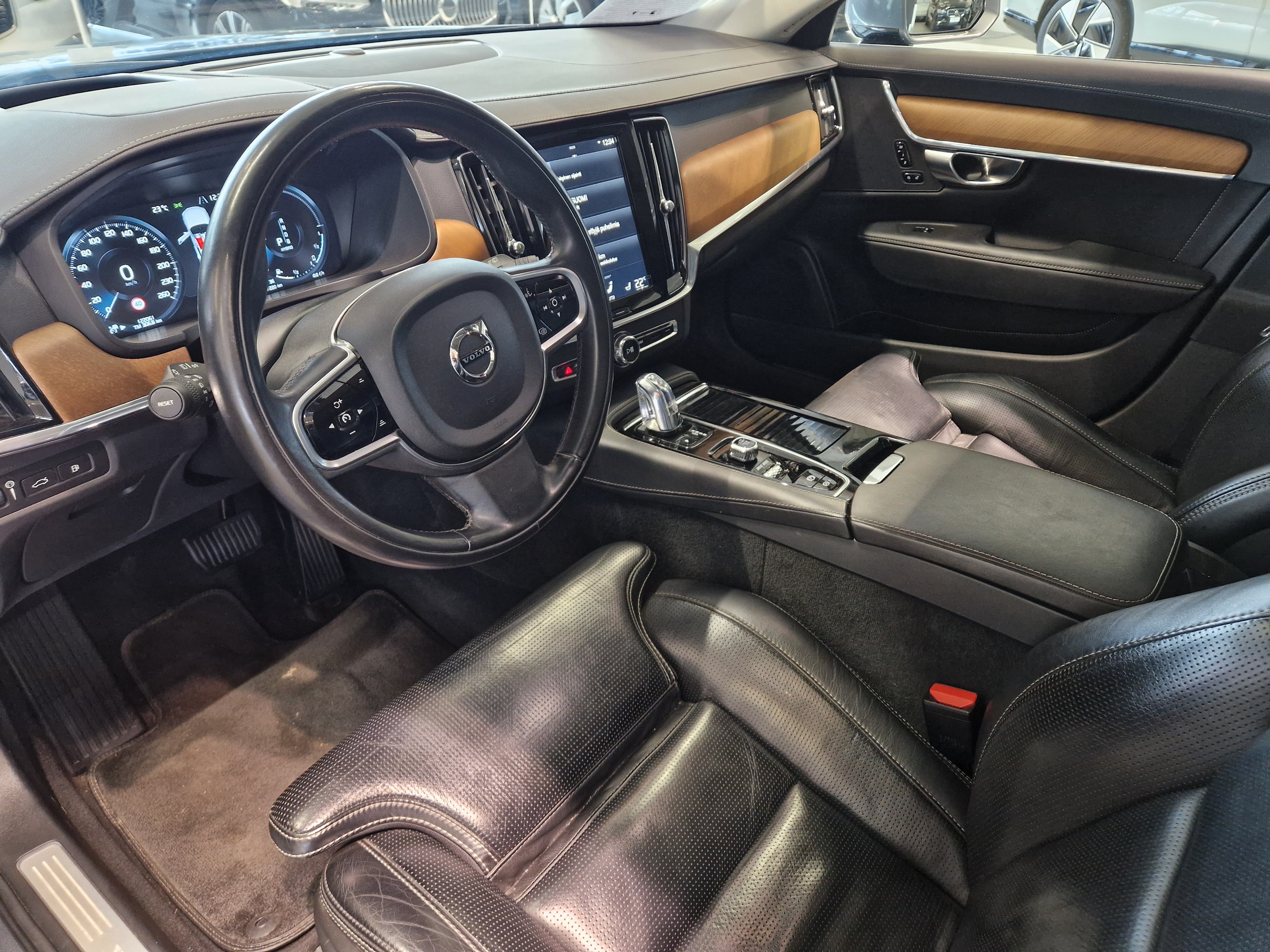 Volvo V90 T8 AWD Business Inscription 2018, photo 5/24
