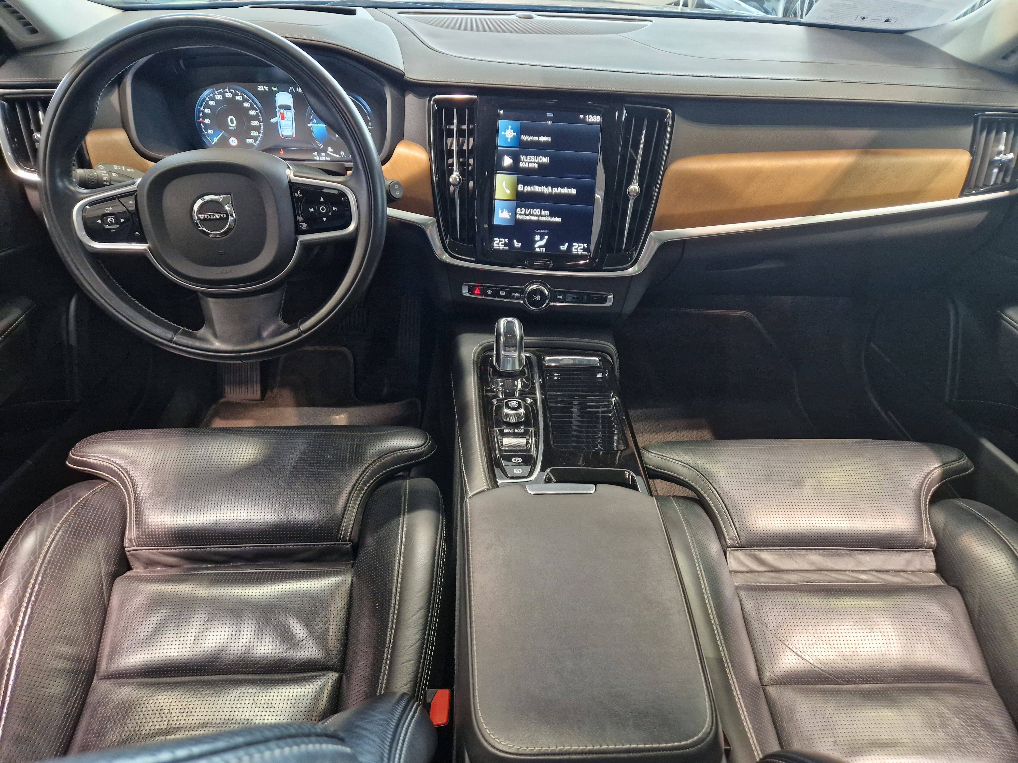 Volvo V90 T8 AWD Business Inscription 2018, photo 6/24