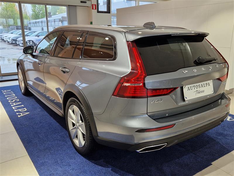 Volvo V60 Cross Country 2021, kuva 6/33