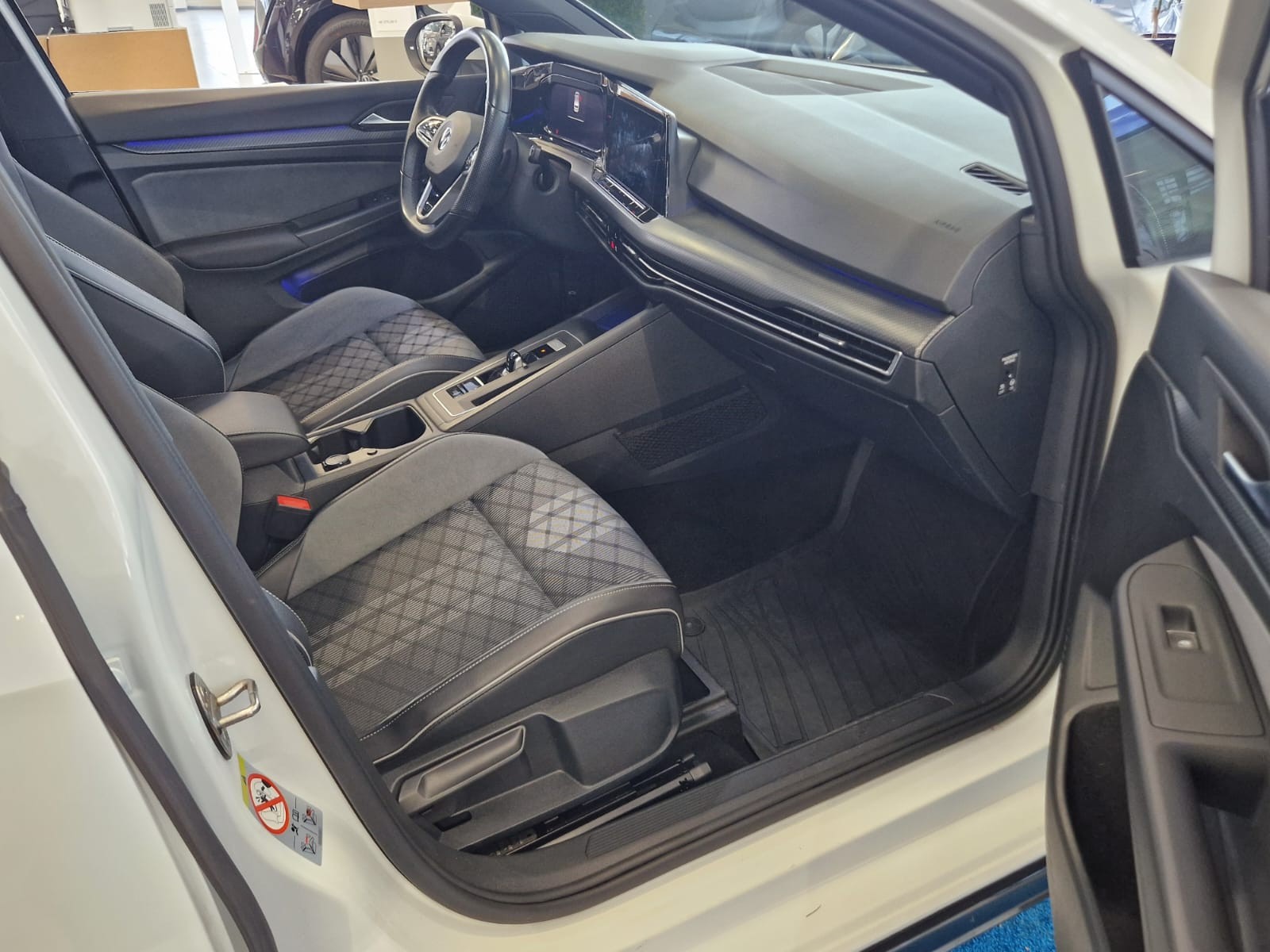 Volkswagen GOLF R-LINE 1,5 DSG