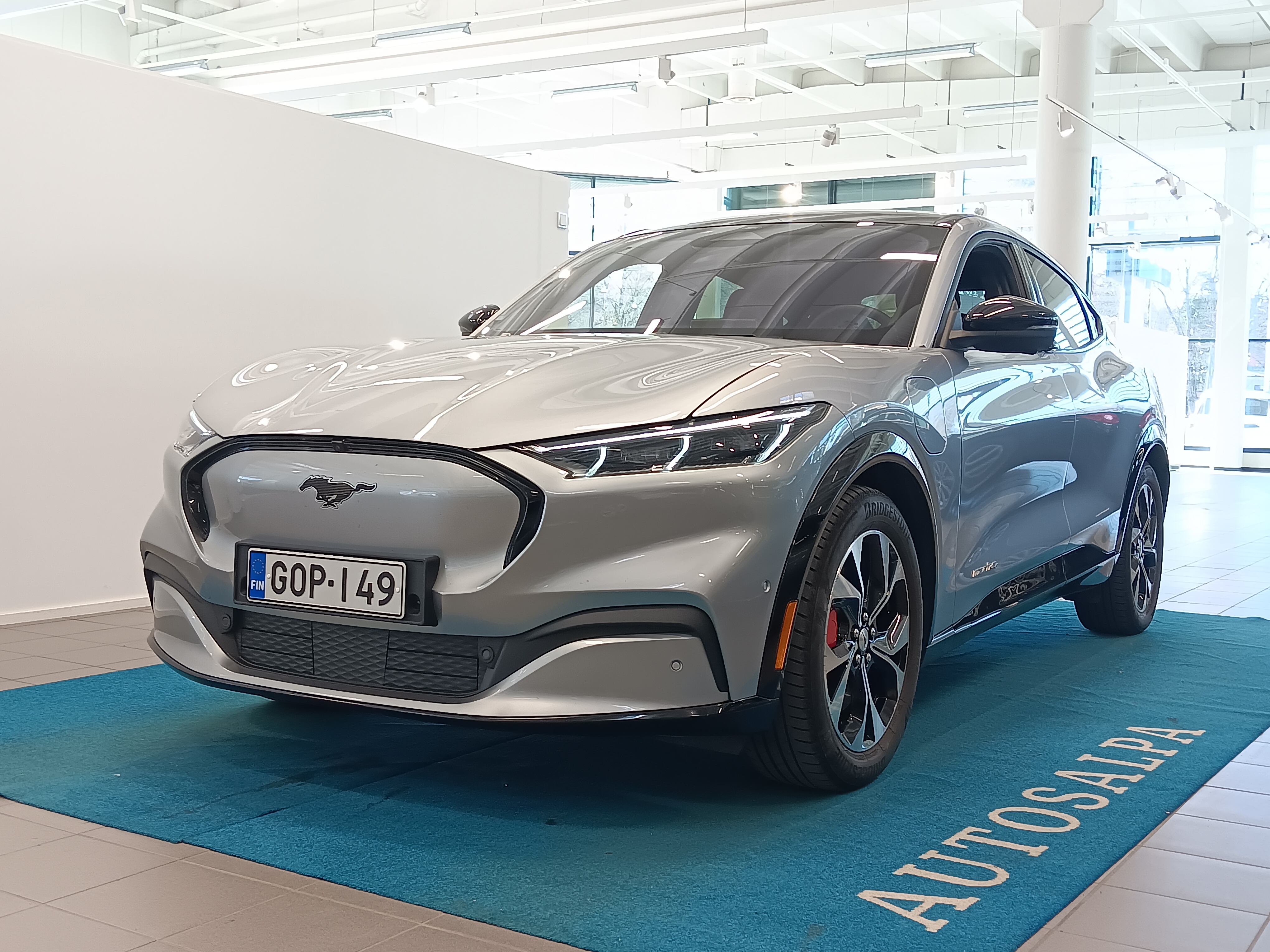 Ford MUSTANG MACH-E 75KWH 269HV A1 AWD 5-OVINEN