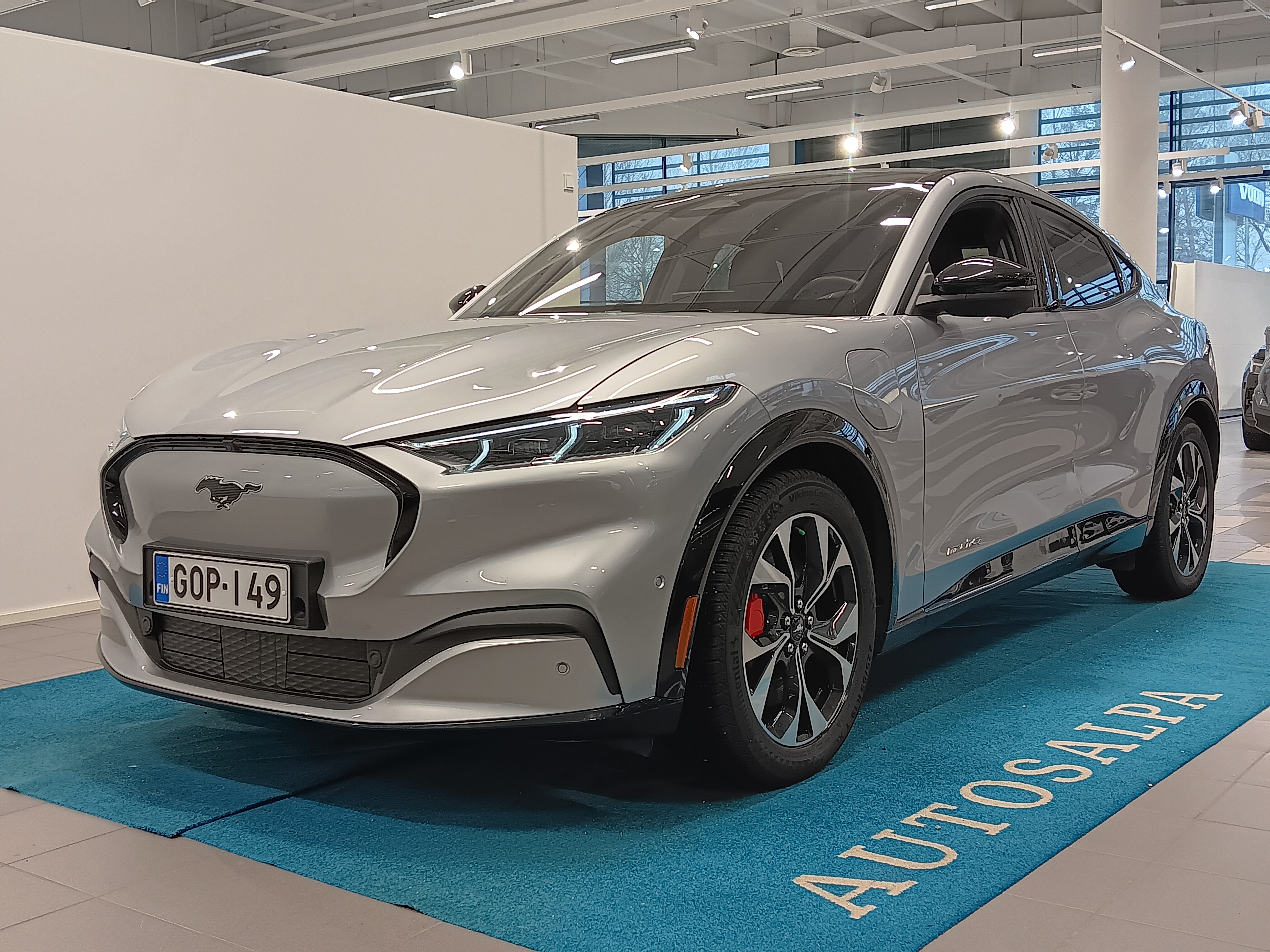 Ford MUSTANG MACH-E 75KWH 269HV A1 AWD 5-OVINEN