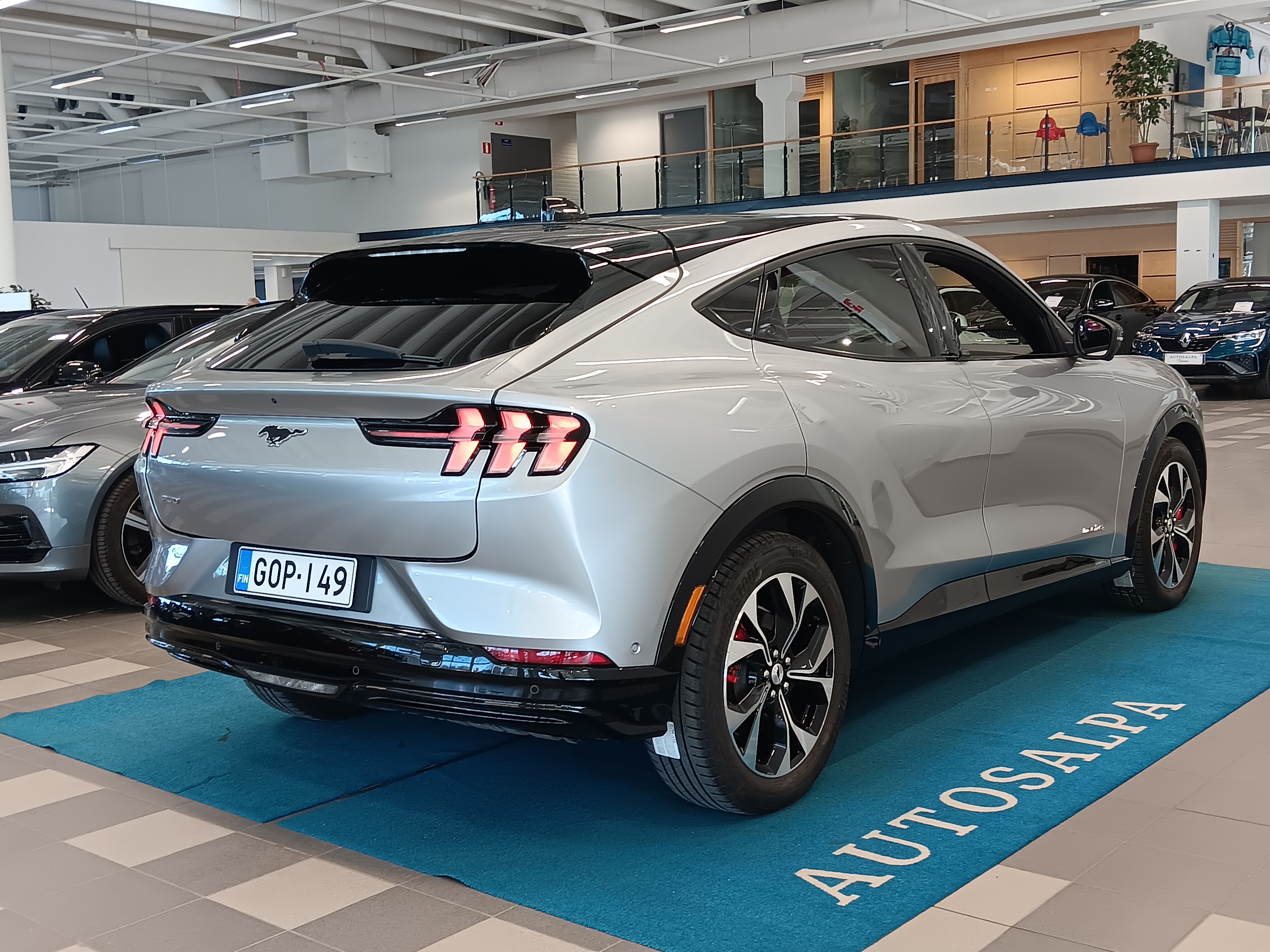 Ford MUSTANG MACH-E 75KWH 269HV A1 AWD 5-OVINEN