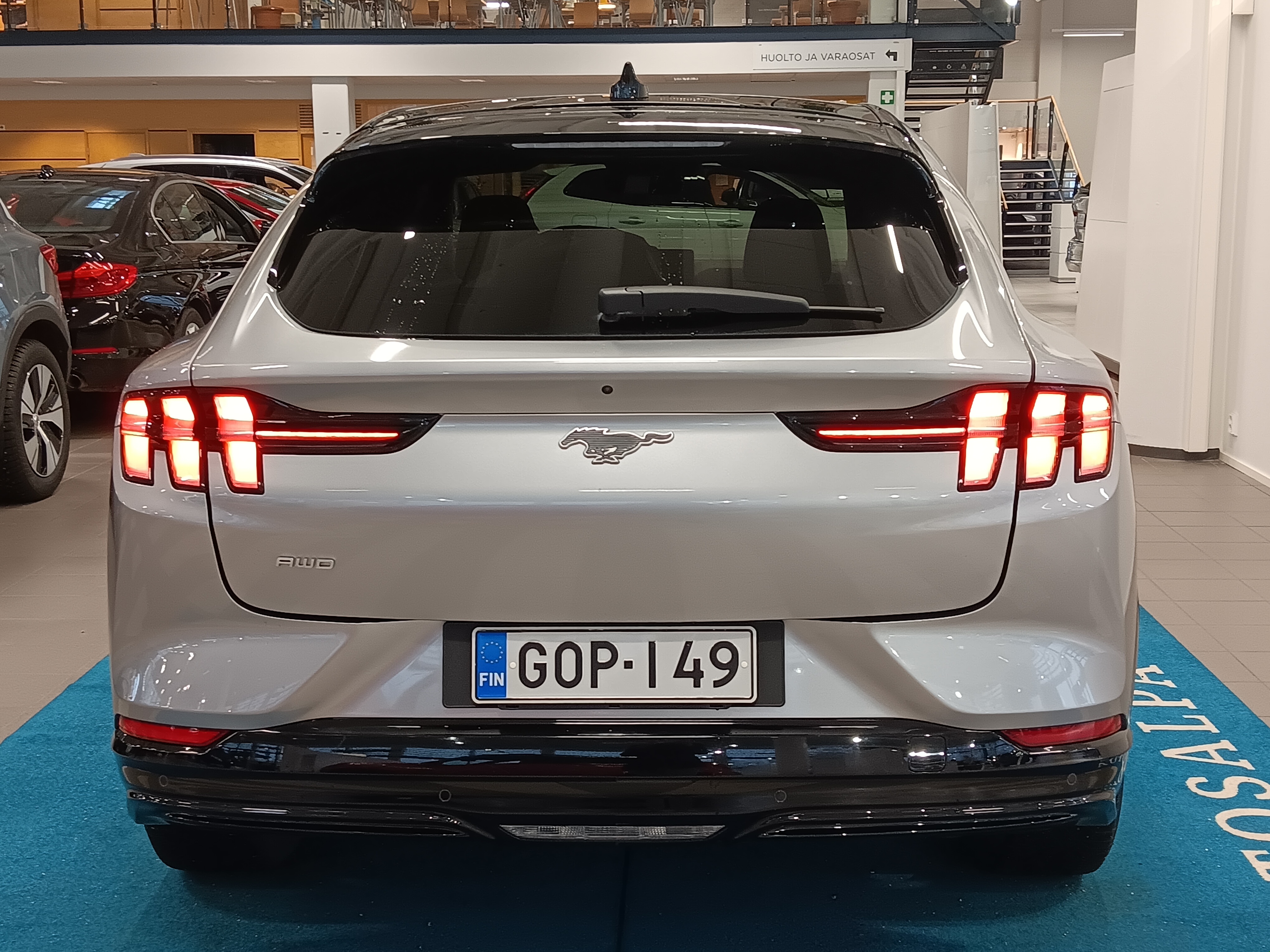 Ford MUSTANG MACH-E 75KWH 269HV A1 AWD 5-OVINEN