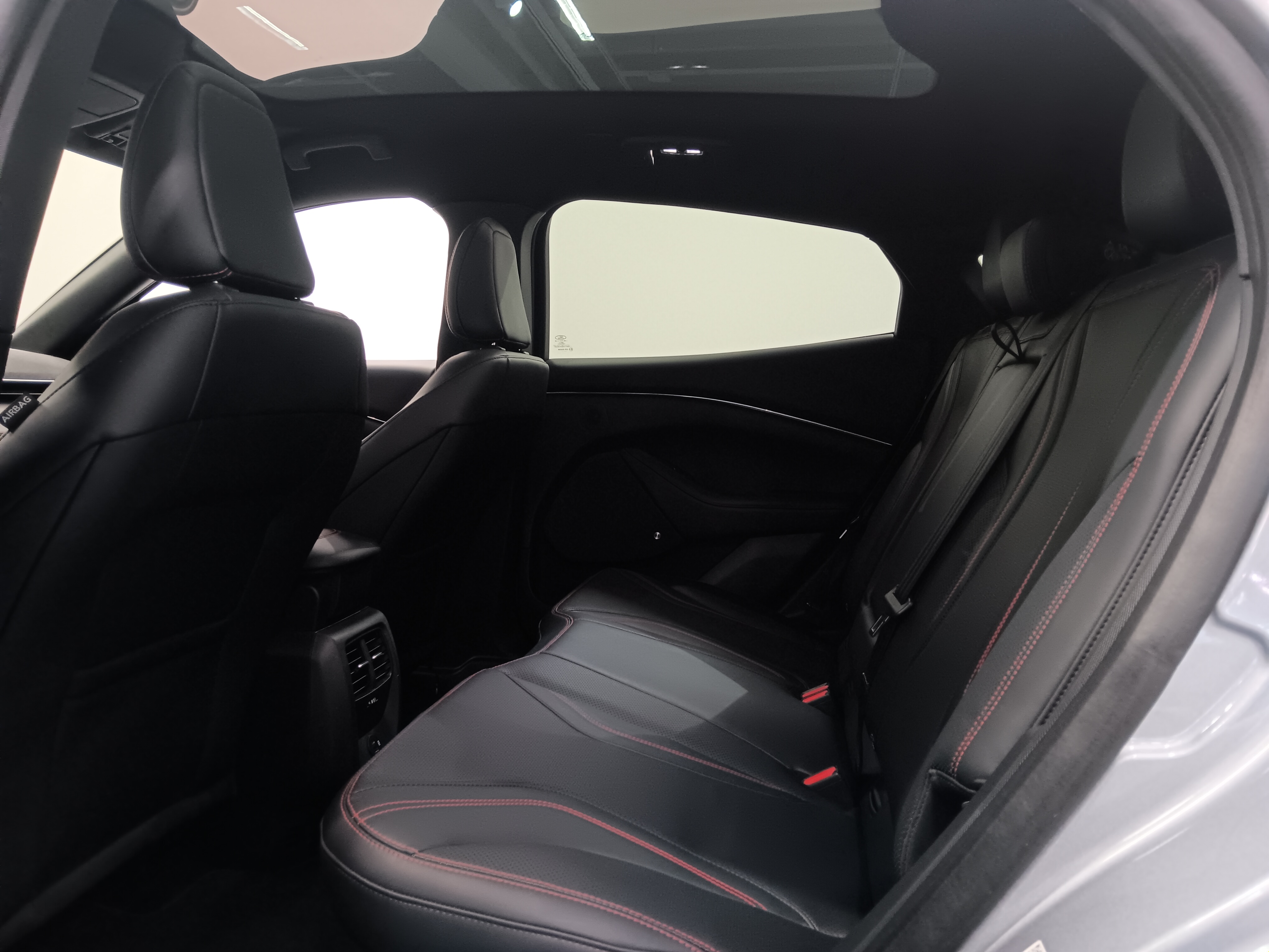 Ford MUSTANG MACH-E 75KWH 269HV A1 AWD 5-OVINEN