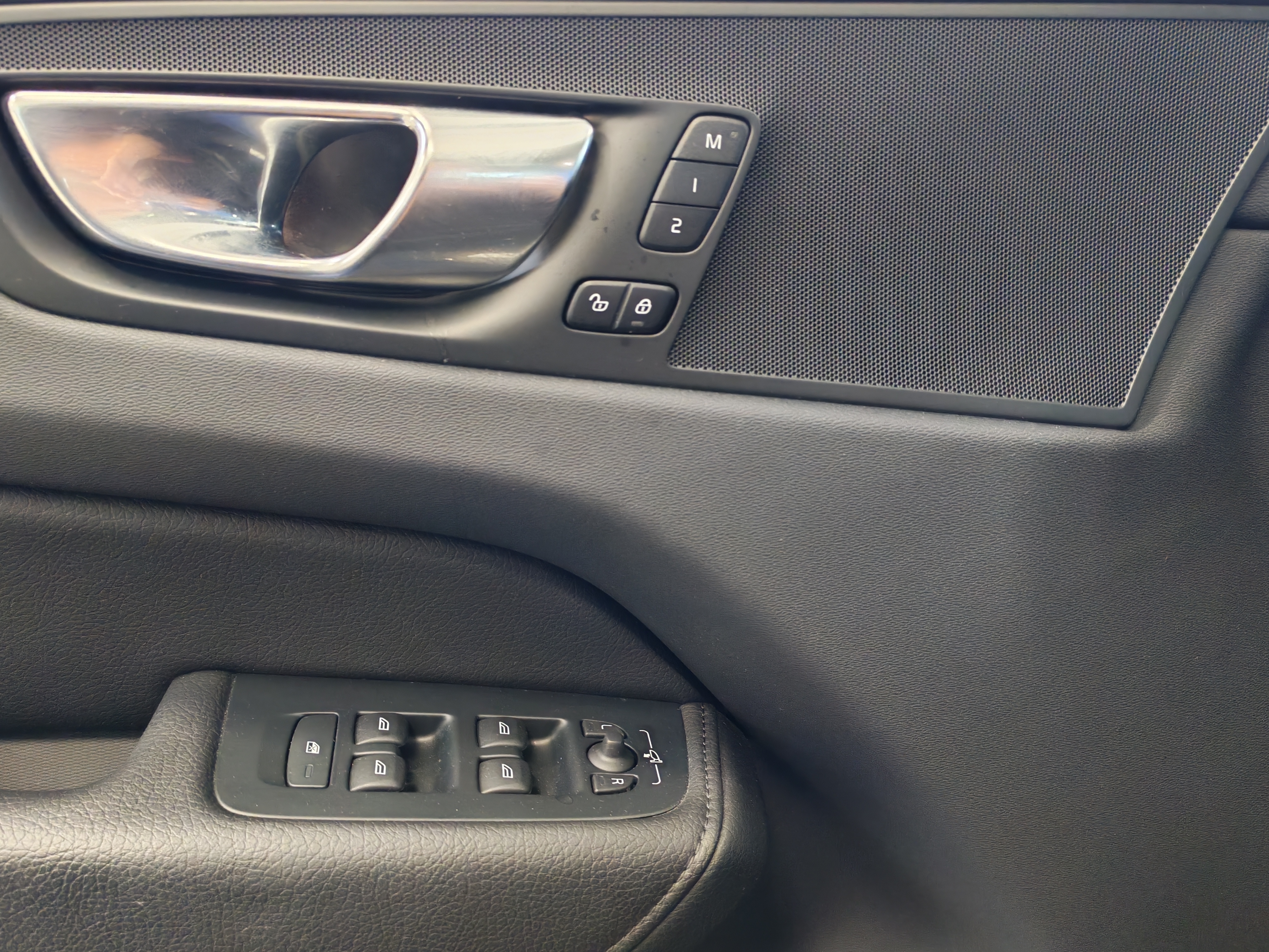 Volvo XC60 T6 TWE AWD INSCRIPTION TAKUU 24KK/40TKM