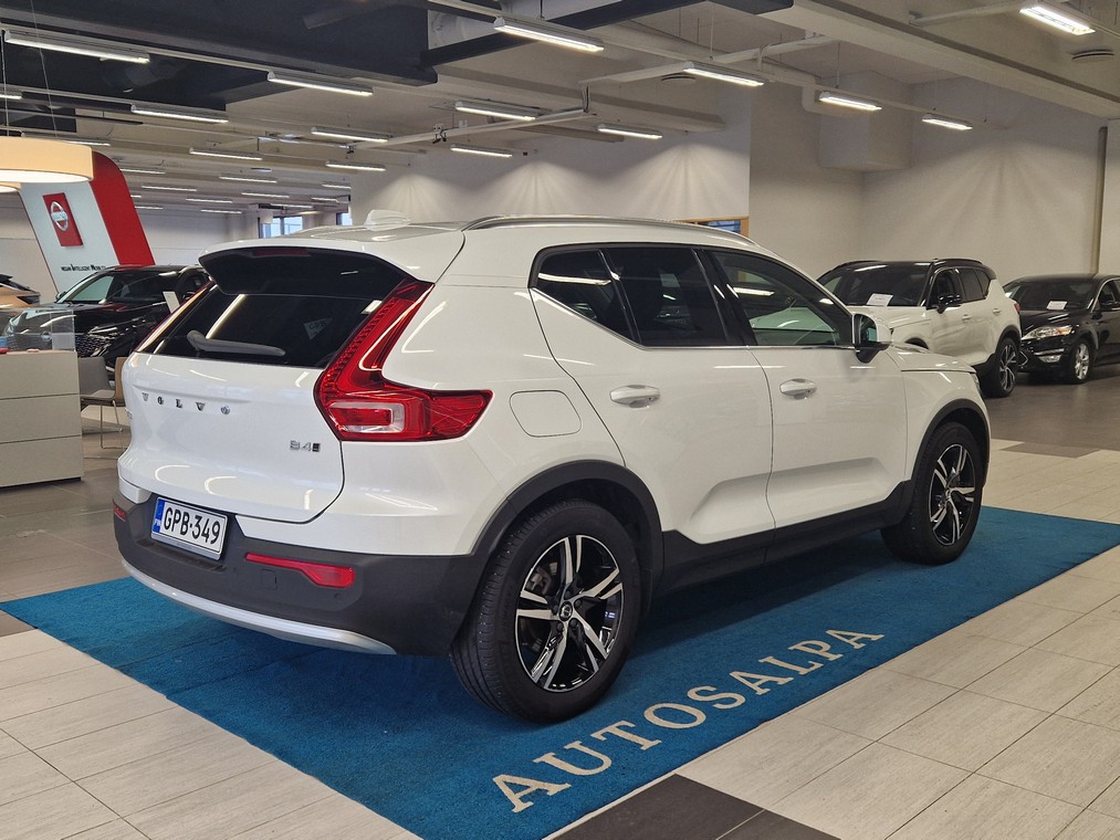 Volvo XC40 B4 AWD MHEV PLUS BRIGHT TAKUU 24KK/40TKM