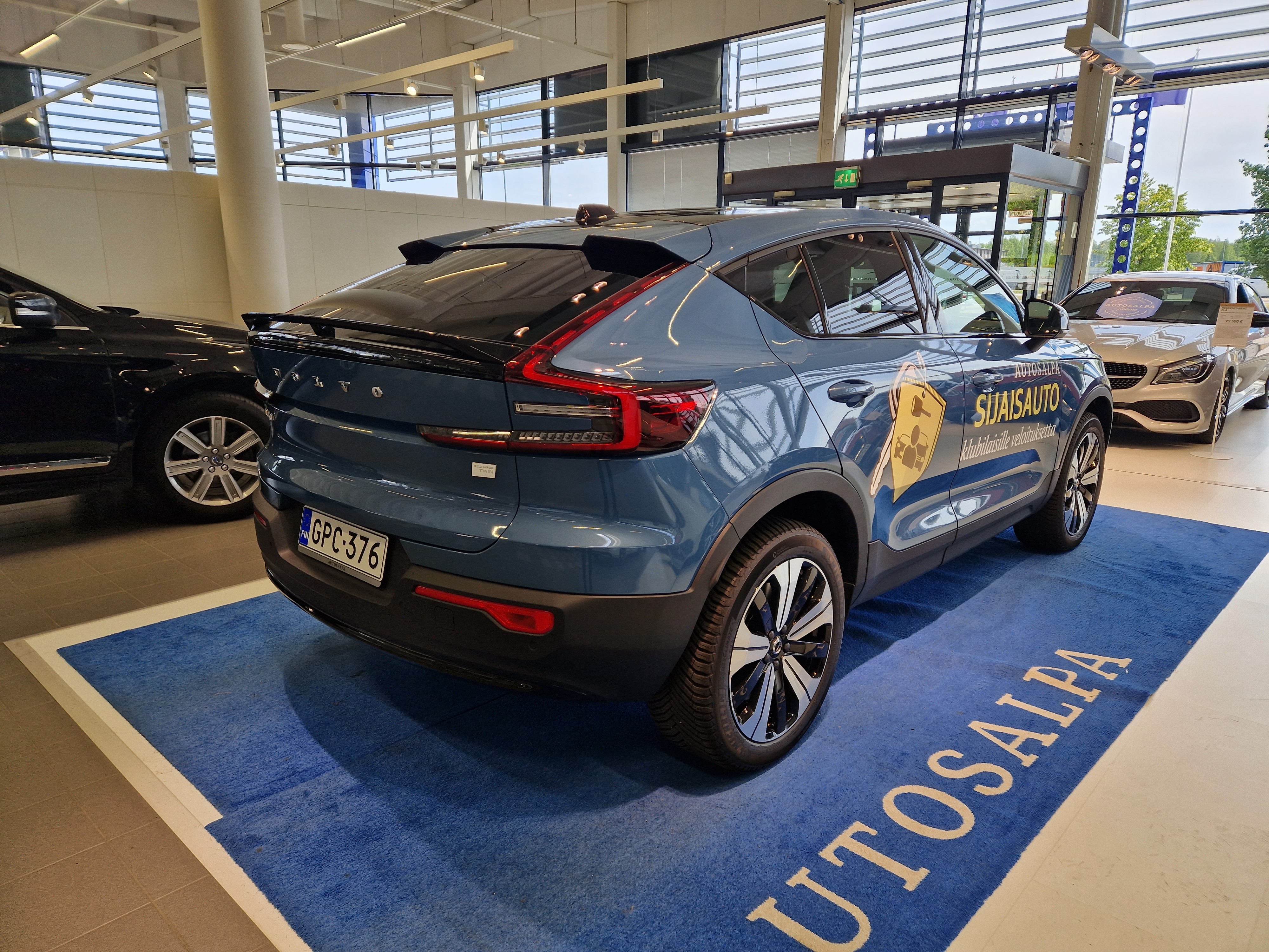 Volvo C40 RECHARGE TWIN PLUS.