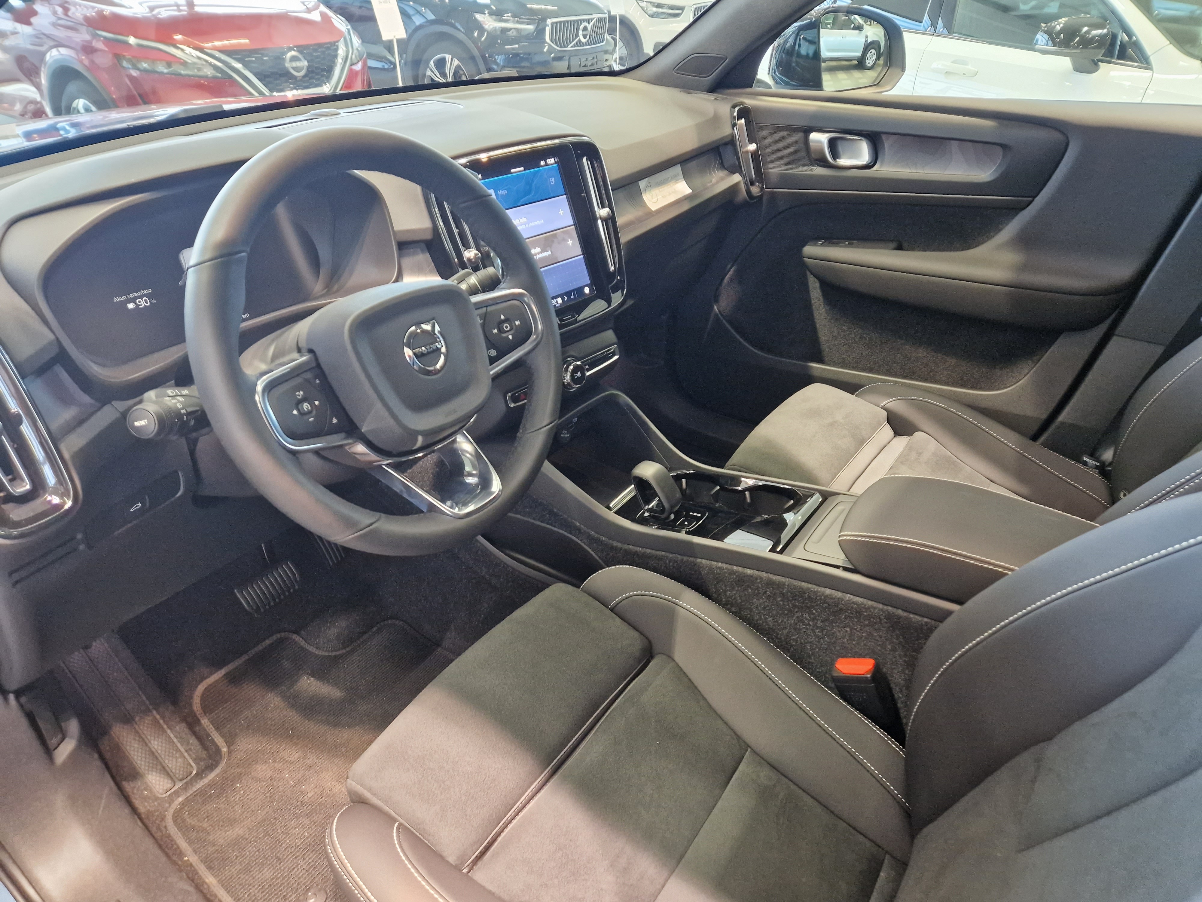 Volvo C40 RECHARGE TWIN PLUS.