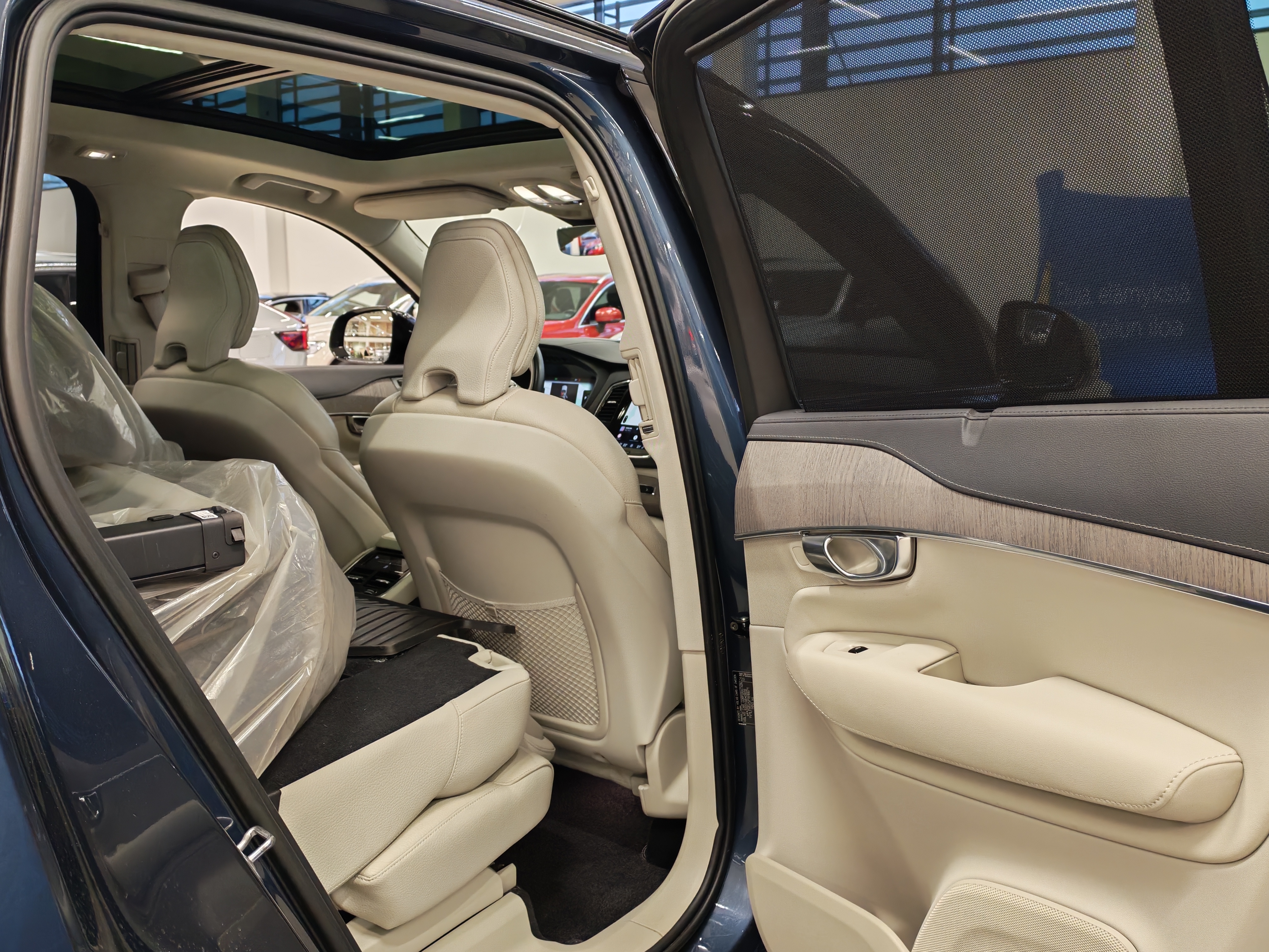 Volvo XC90 T8 AWD LONG RANGE  ULTIMATE DARK TAKUU 24KK/40TKM