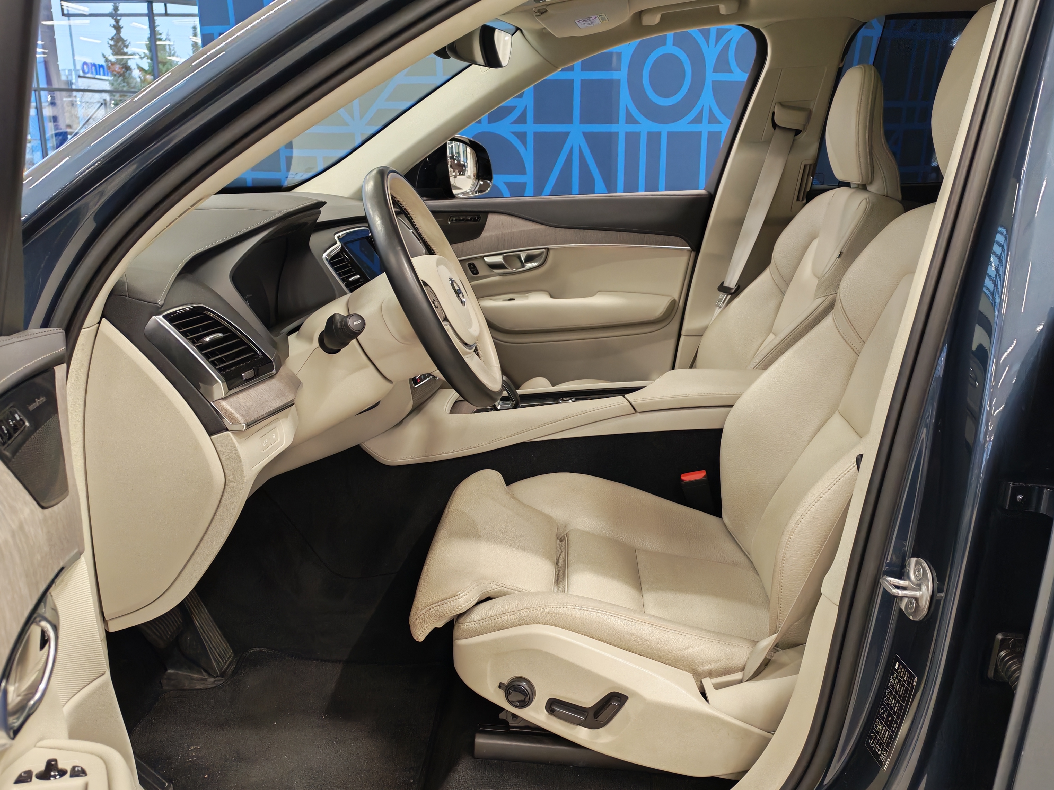 Volvo XC90 T8 AWD LONG RANGE  ULTIMATE DARK TAKUU 24KK/40TKM