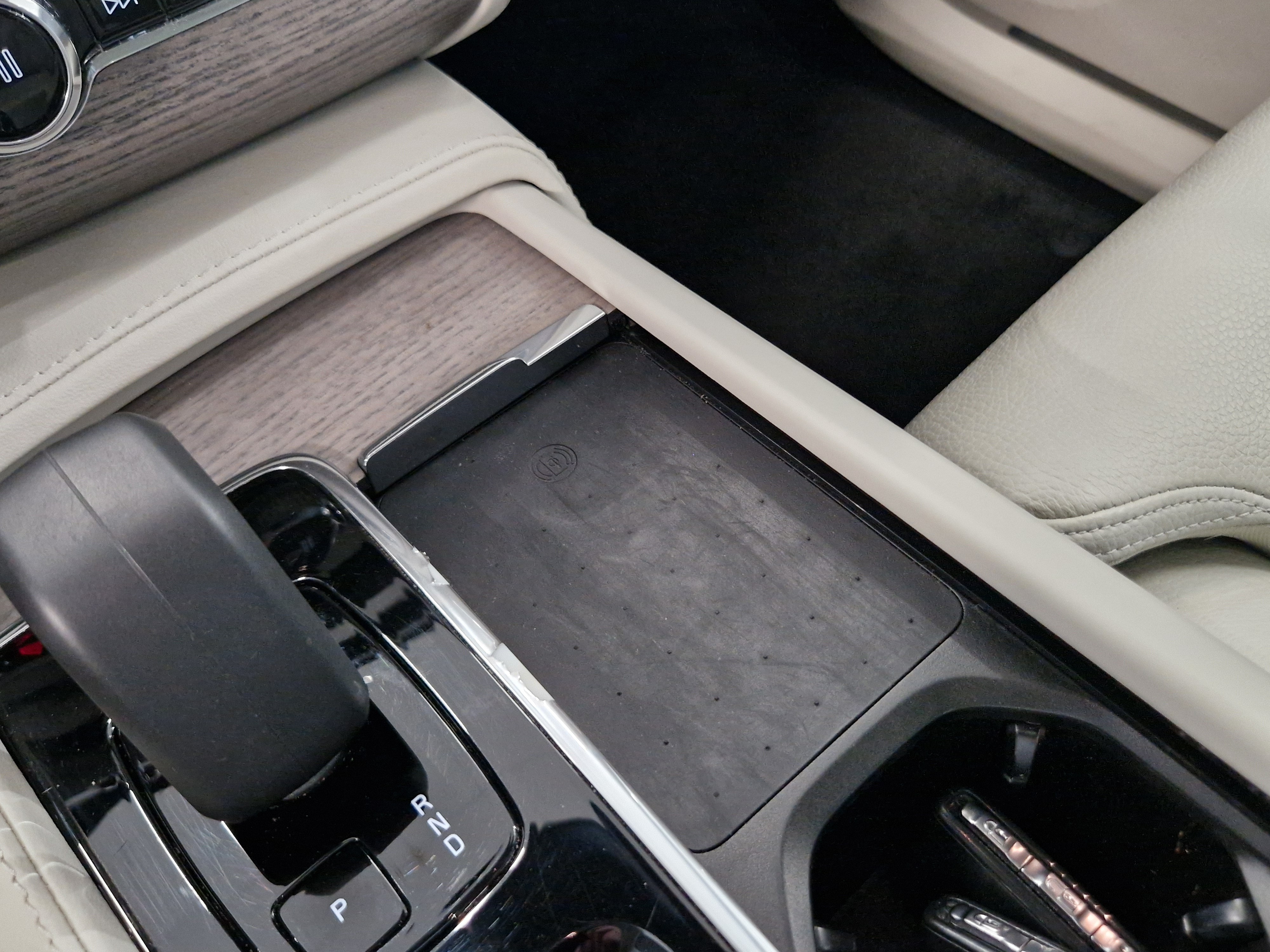 Volvo XC90 T8 AWD LONG RANGE  ULTIMATE DARK TAKUU 24KK/40TKM
