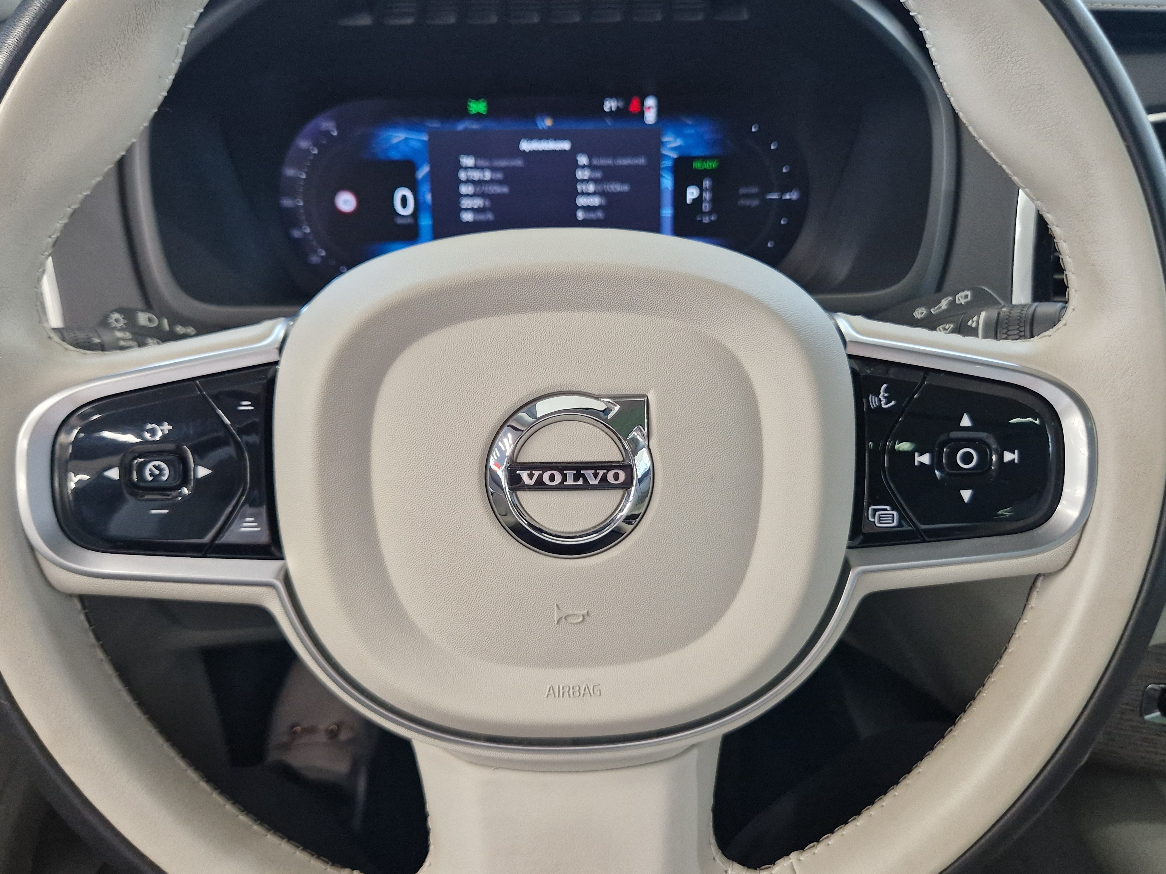 Volvo XC90 T8 AWD LONG RANGE  ULTIMATE DARK TAKUU 24KK/40TKM