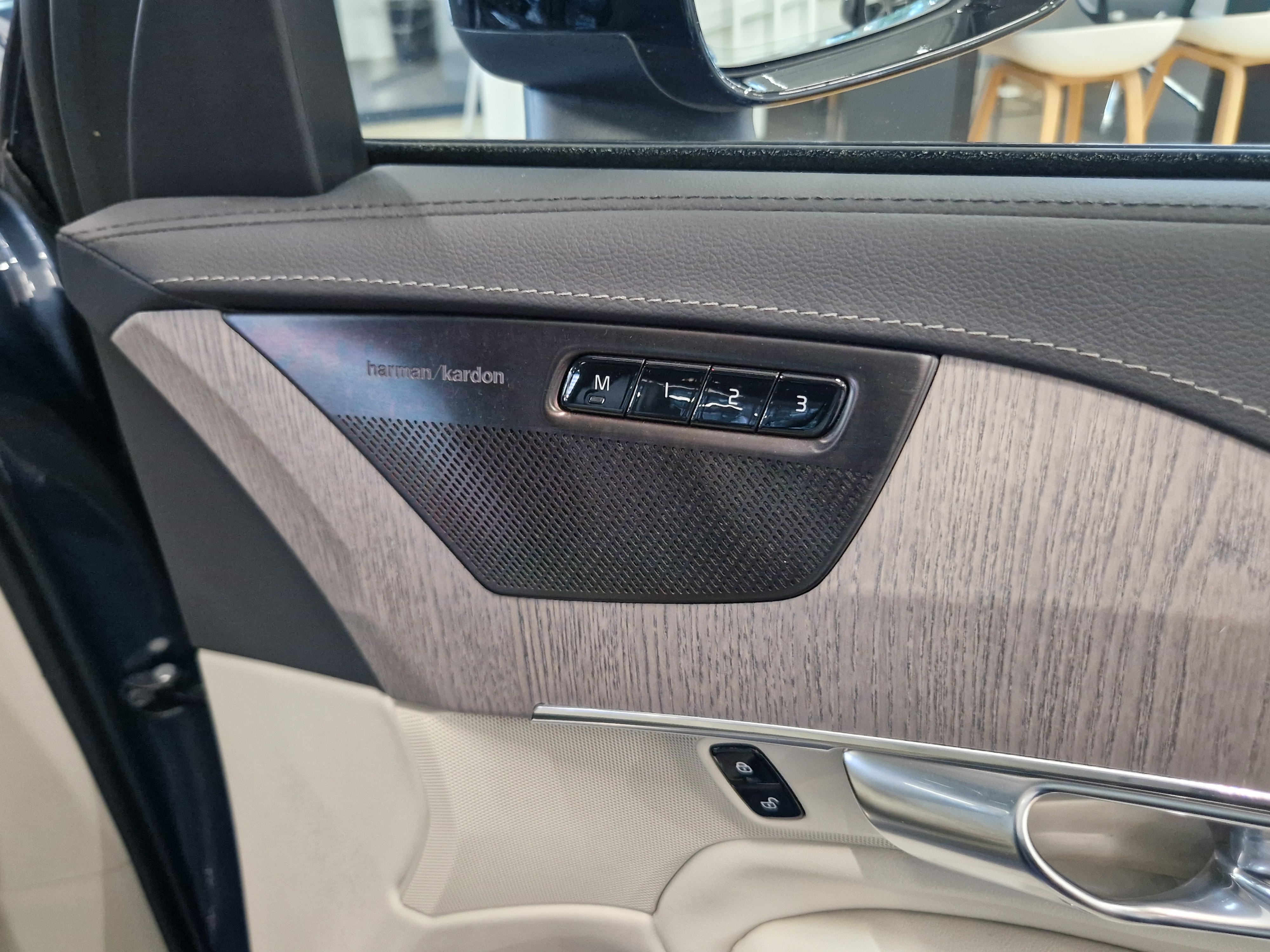 Volvo XC90 T8 AWD LONG RANGE  ULTIMATE DARK TAKUU 24KK/40TKM