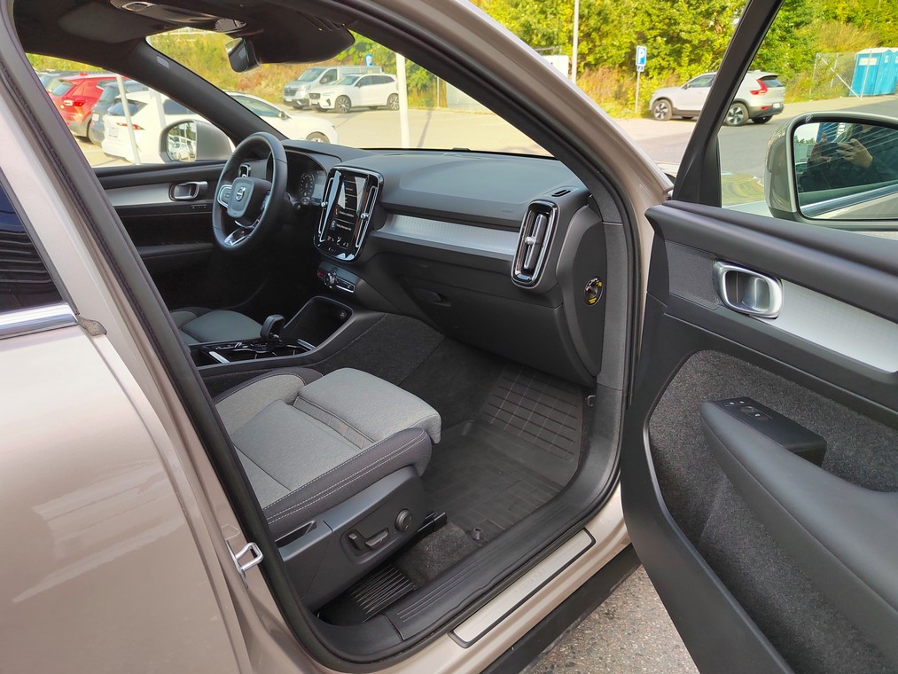Volvo XC40 T4 TWE PLUS BRIGHT AUT TAKUU 24KK/40TKM