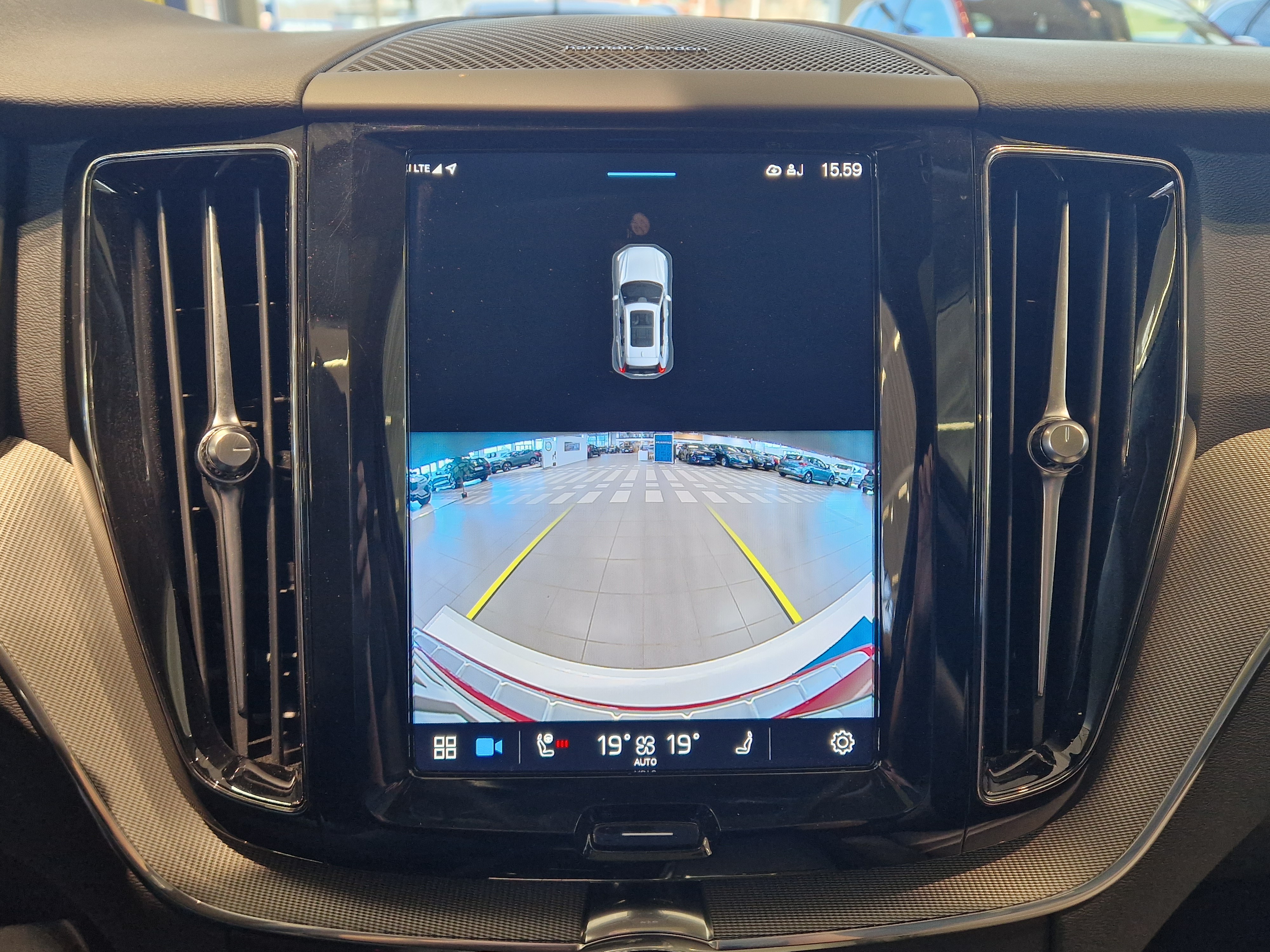 Volvo XC60 T8 AWD LONG RANGE PLUS DARK TAKUU 24KK/40TKM