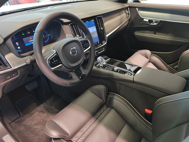 Volvo V90 T8 AWD LONG RANGE PLUS BRIGHT TAKUU 24KK/40TKM