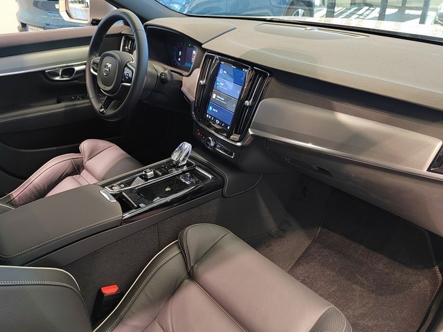 Volvo V90 T8 AWD LONG RANGE PLUS BRIGHT TAKUU 24KK/40TKM