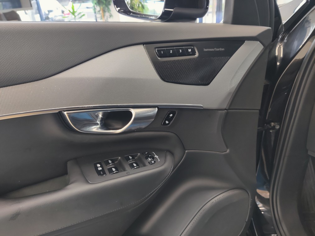 Volvo XC90 T8 AWD LONG RANGE PLUS BRIGHT AUT TAKUU 24KK/40TKM