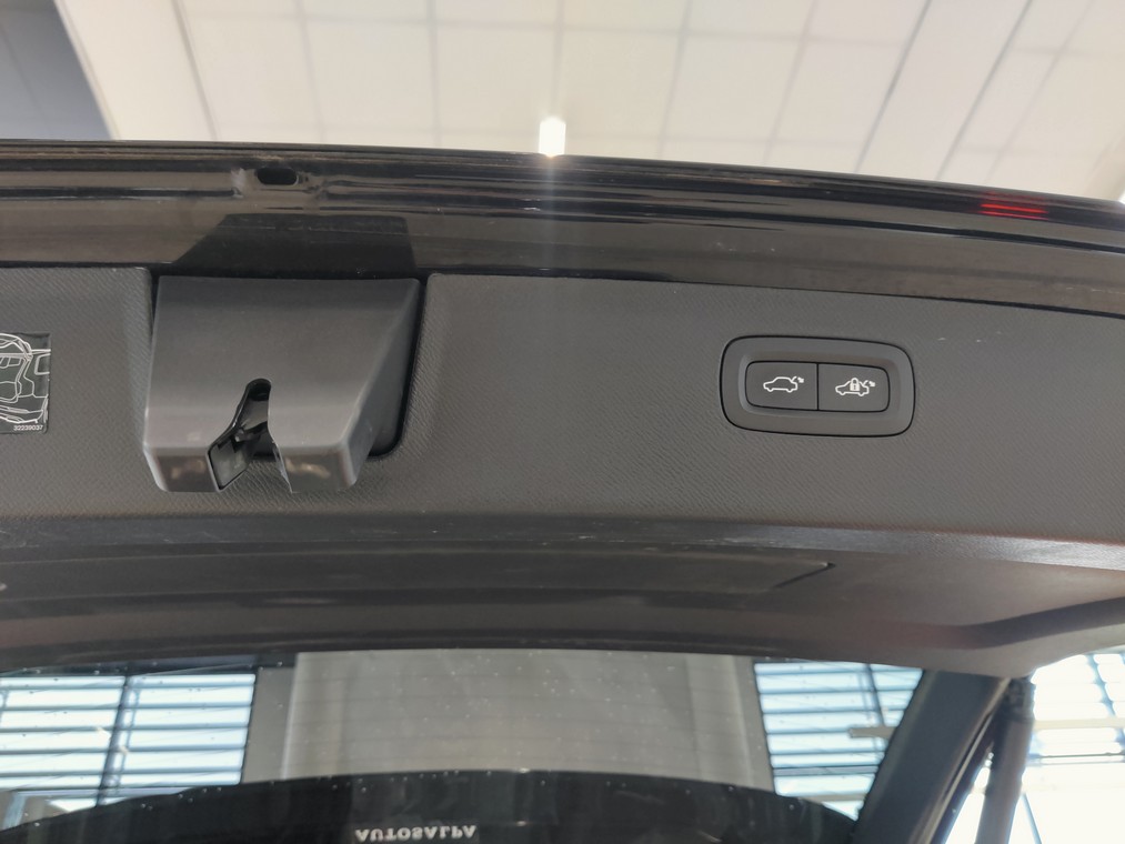 Volvo XC90 T8 AWD LONG RANGE PLUS BRIGHT AUT TAKUU 24KK/40TKM